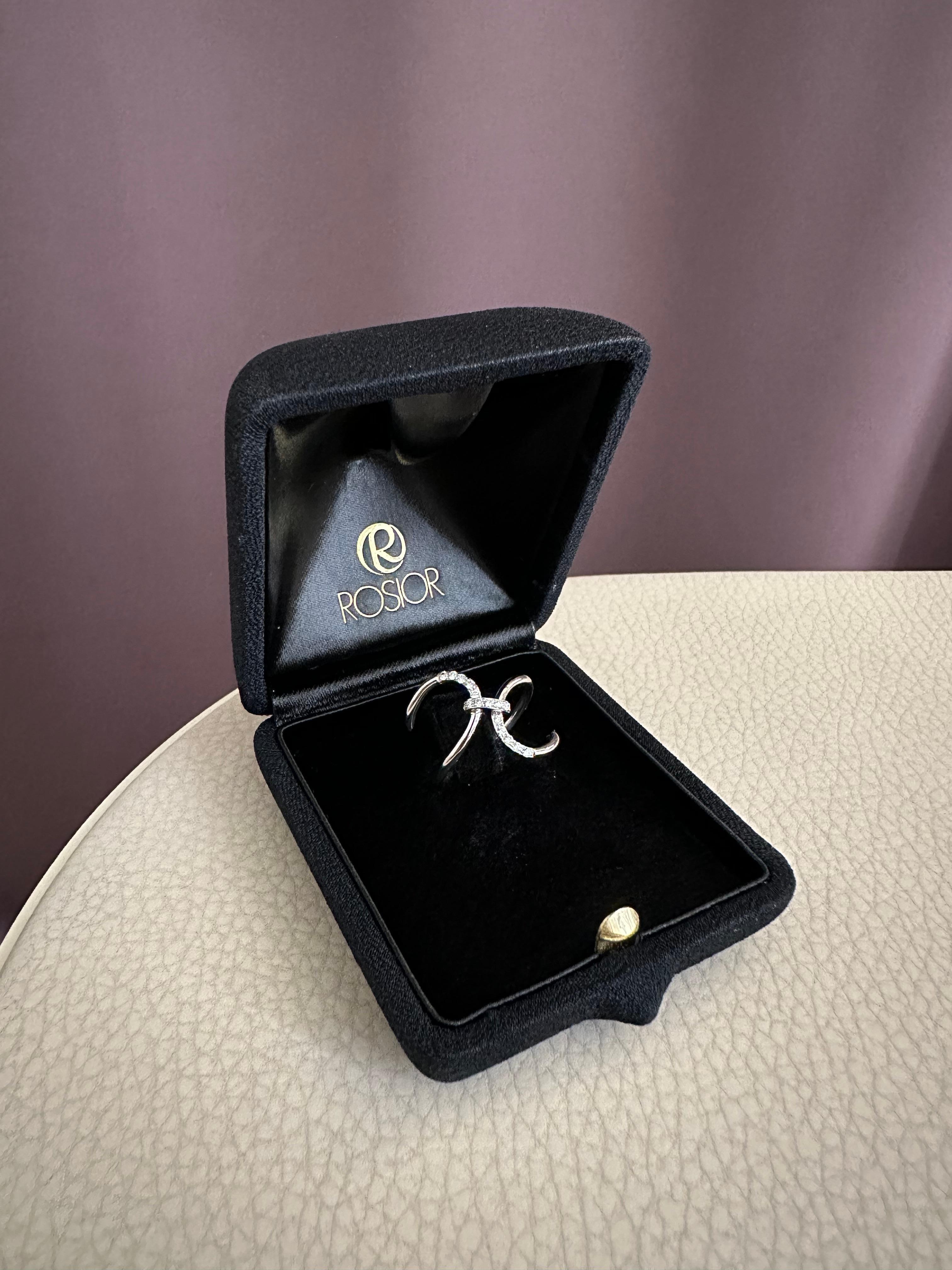 Brilliant Cut Contemporary Diamond Ring set in White Gold For Sale