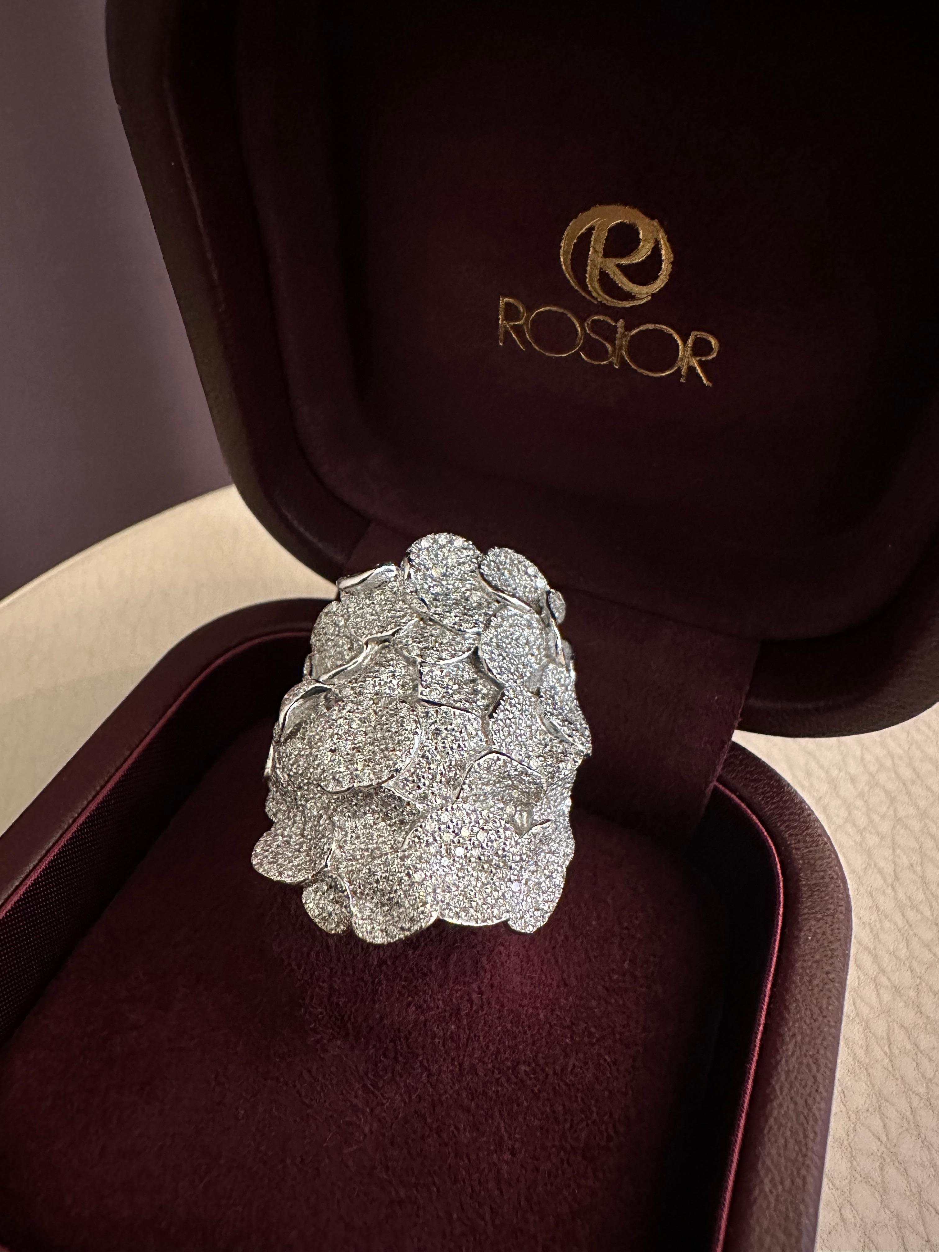 Rosior Diamond Cocktail Ring set in White Gold In New Condition For Sale In Porto, PT