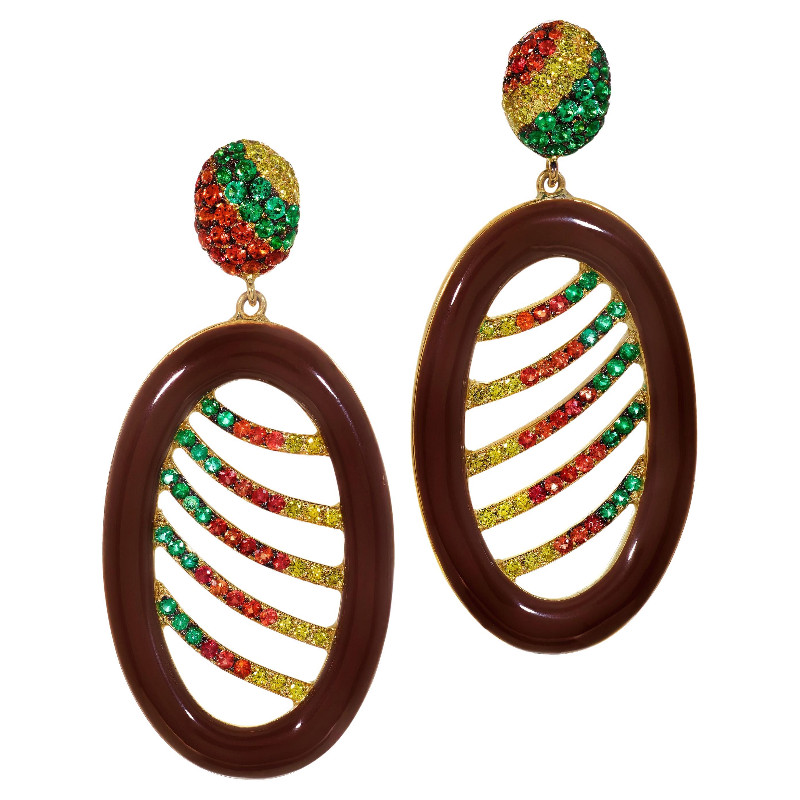 Orecchini a goccia in oro giallo con diamanti, zaffiri e smeraldi di Rosior