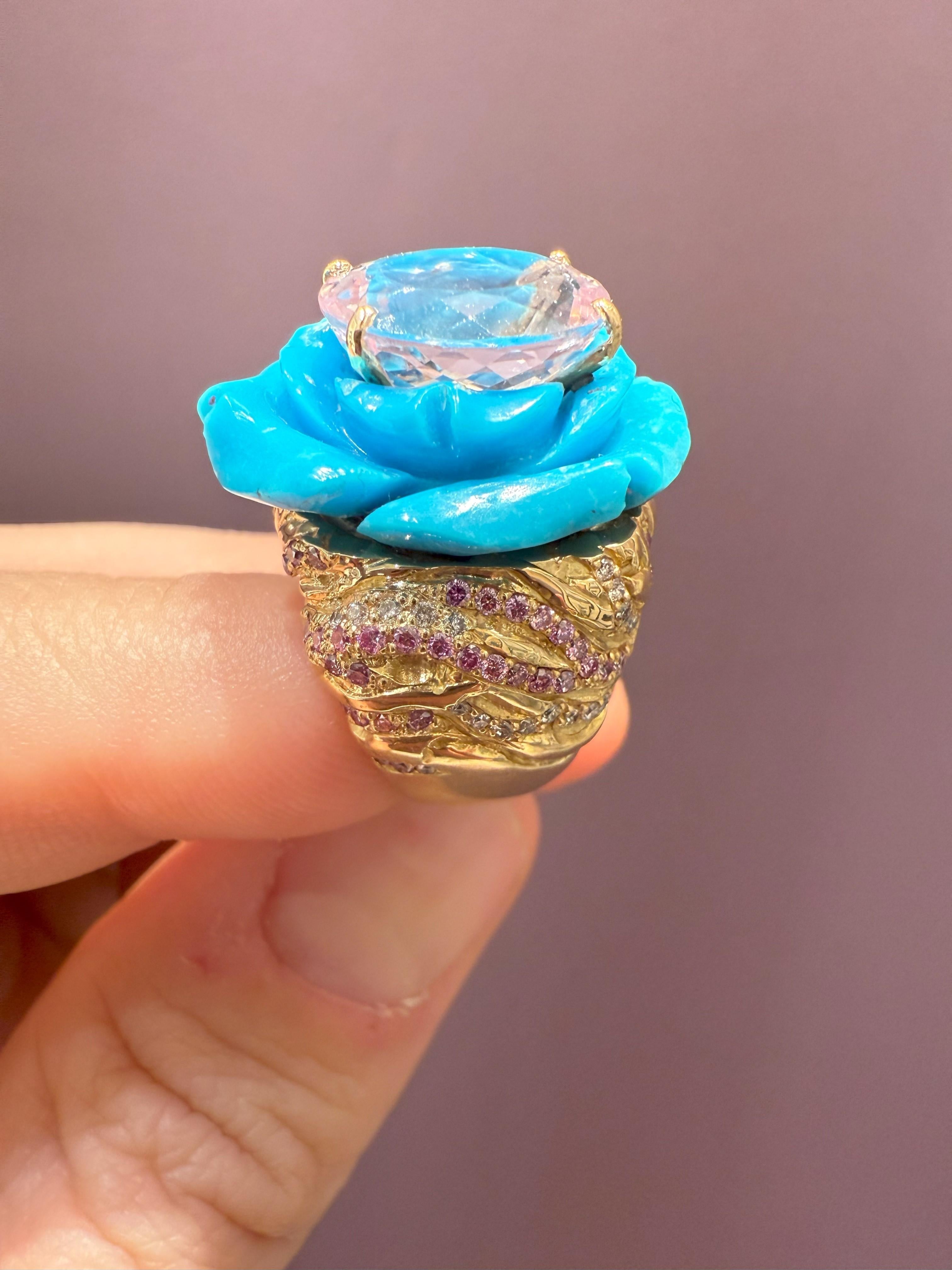 Rosior Anillo Cóctel Flor de Kunzita, Turquesa y Diamantes engastado en Oro Amarillo en Nuevo estado para la venta en Porto, PT
