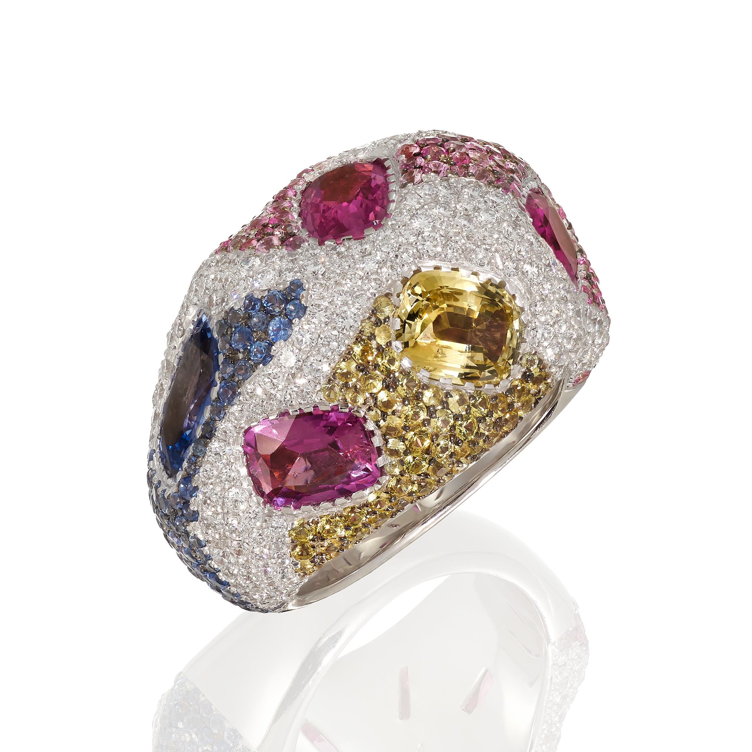 Rosior Einzigartiger Cocktailring aus Weißgold mit Diamanten und Saphiren (Gemischter Schliff) im Angebot