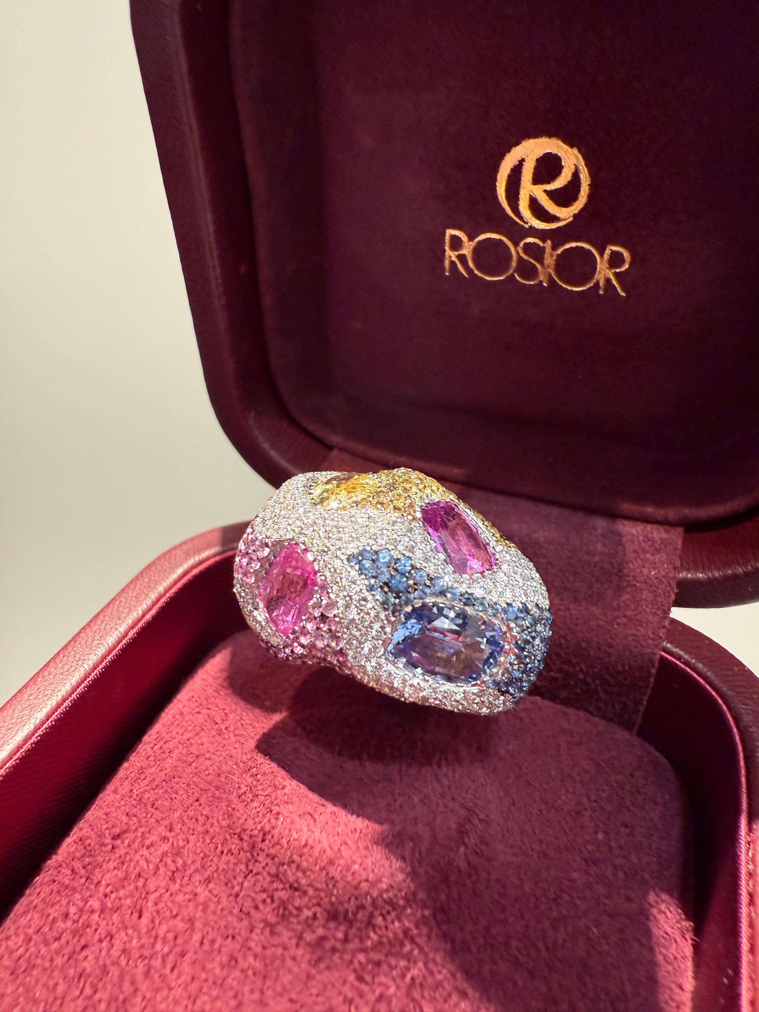 Rosior Einzigartiger Cocktailring aus Weißgold mit Diamanten und Saphiren für Damen oder Herren im Angebot