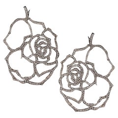 Rosior one-off "Flower" Earrings set with Diamonds in White Gold