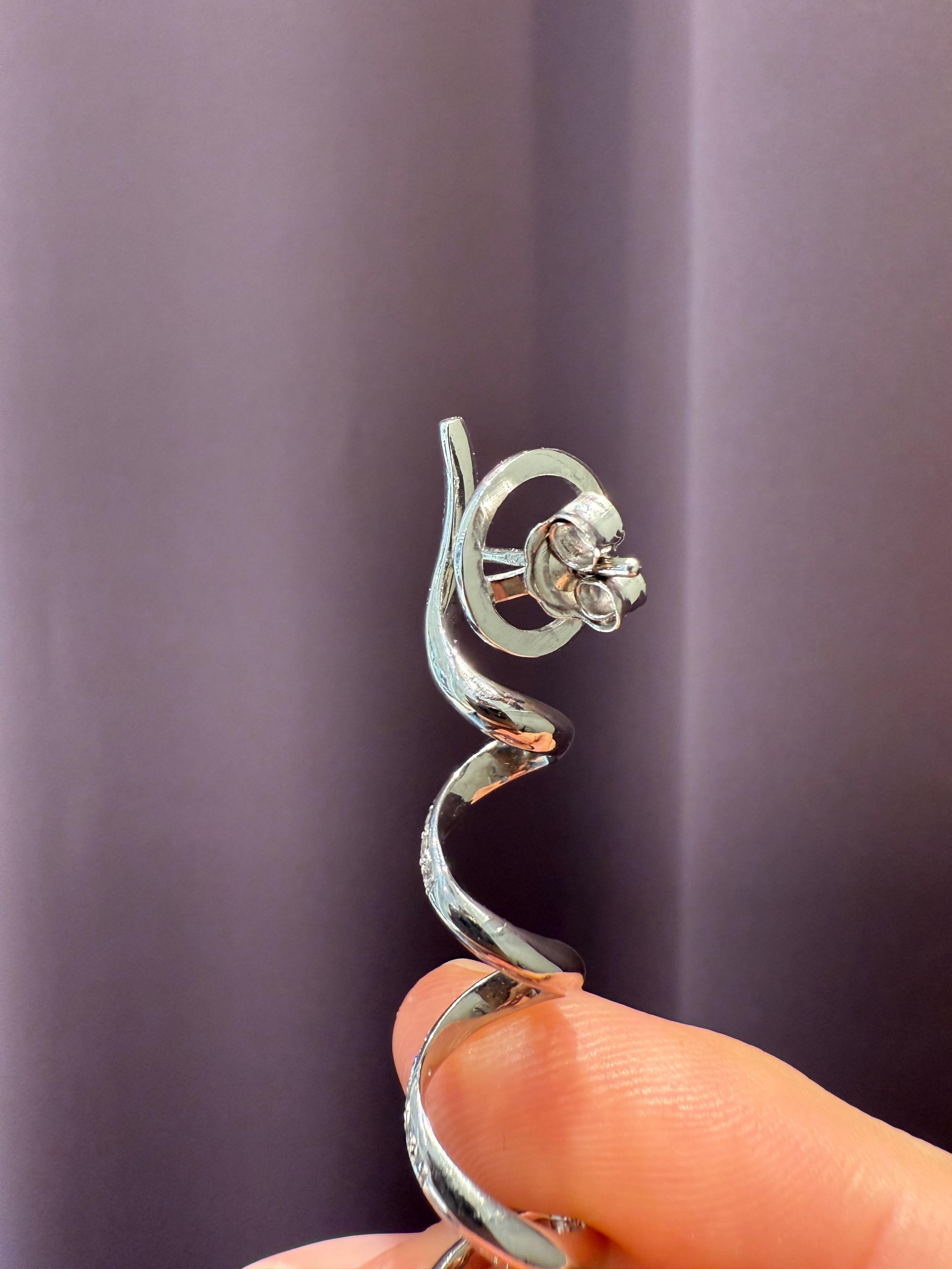 Women's or Men's Rosior one-off Long Diamond Dangle Earrings set in White Gold For Sale