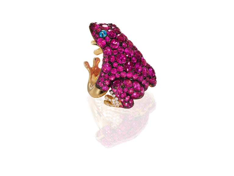 Contemporary Rosior one-off Ruby and Diamond Cocktail Ring set in Yellow Gold  For Sale
