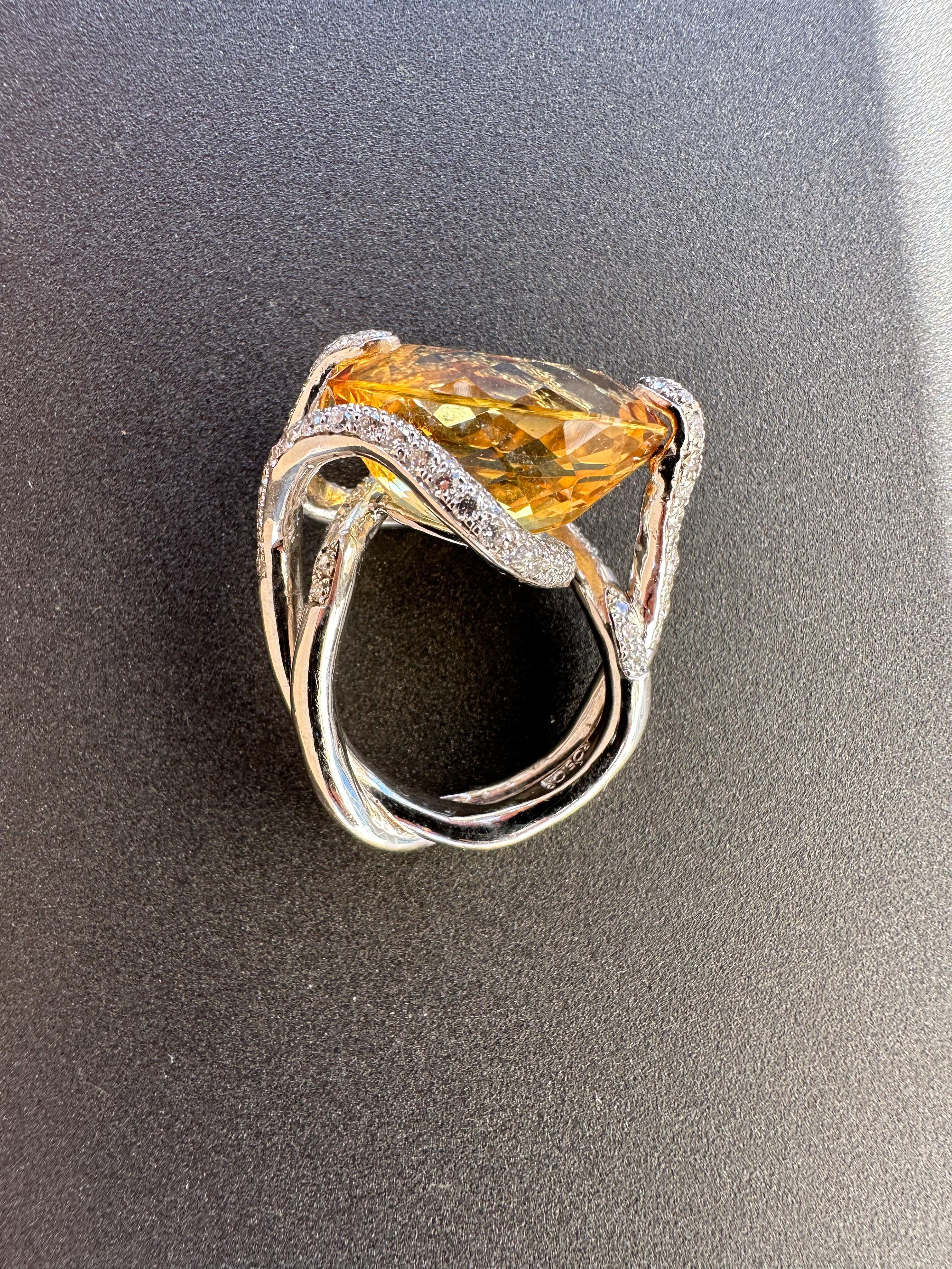 Rosior one-off Yellow Topaz and Diamond Cocktail Ring set in White Gold In New Condition For Sale In Porto, PT