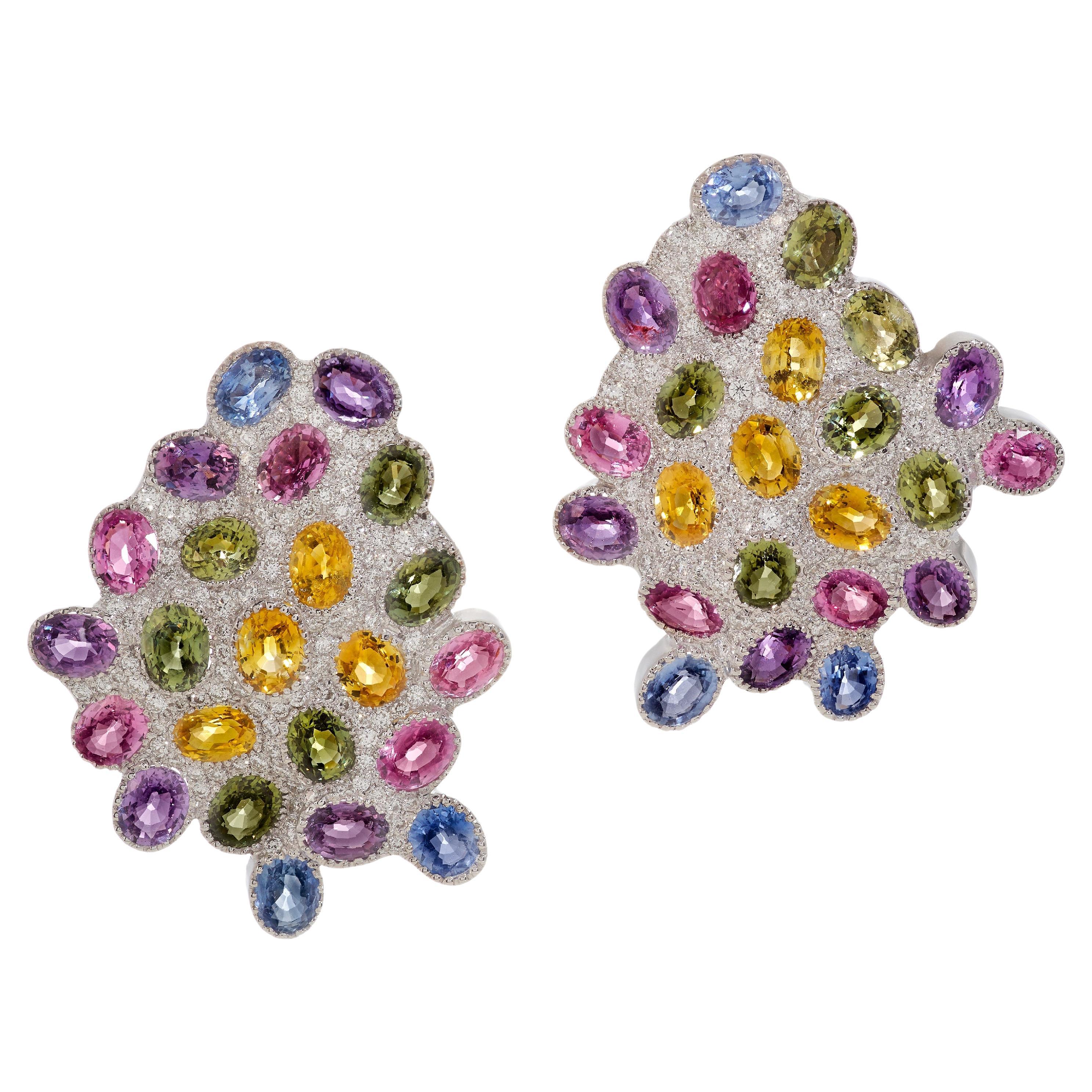 Rosior Boucles d'oreilles pendantes en or blanc serties de saphirs et de diamants de taille ovale en vente