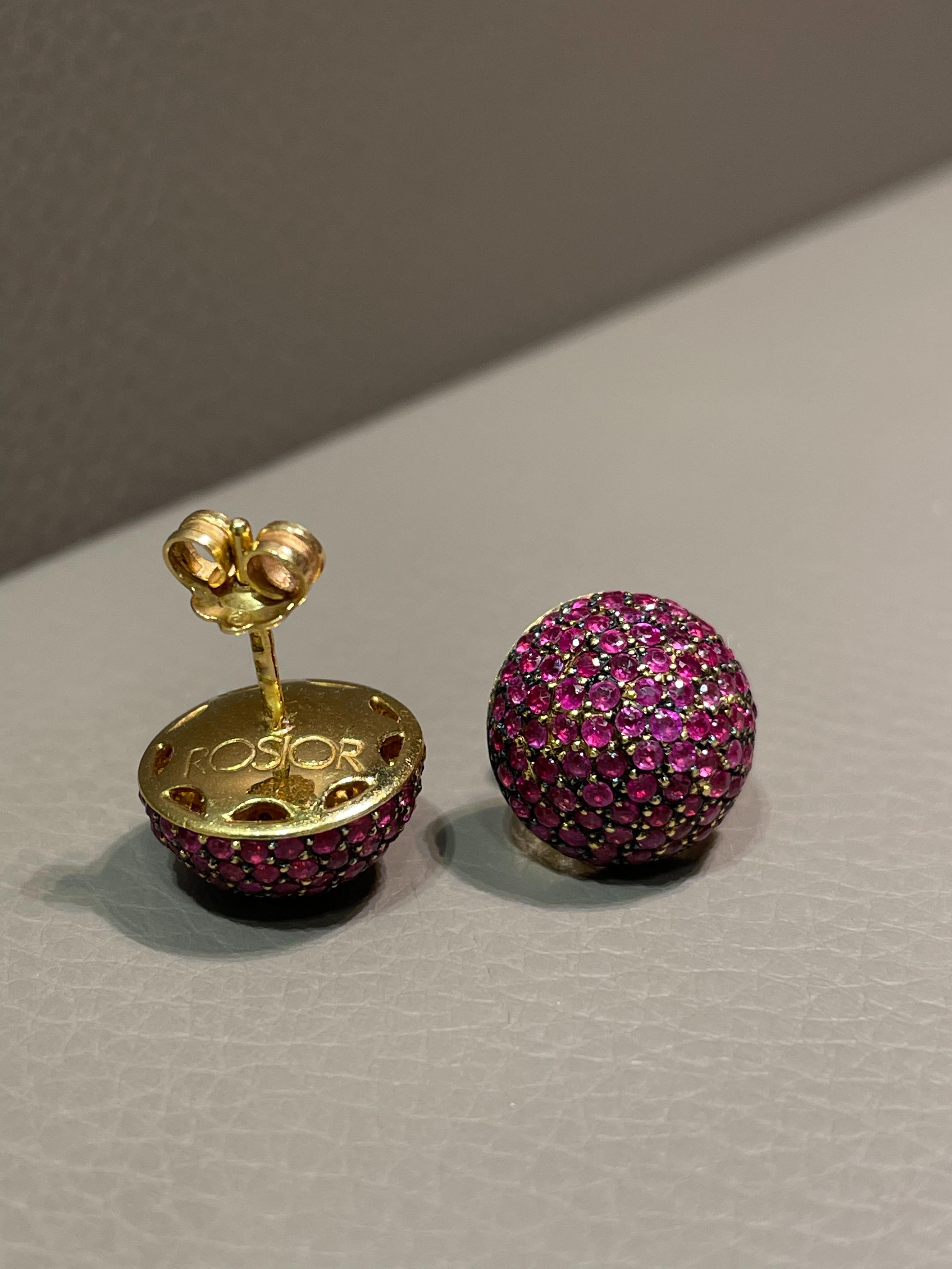 Contemporary Rosior Stud Earrings Set with Rubies in Yellow Gold  For Sale