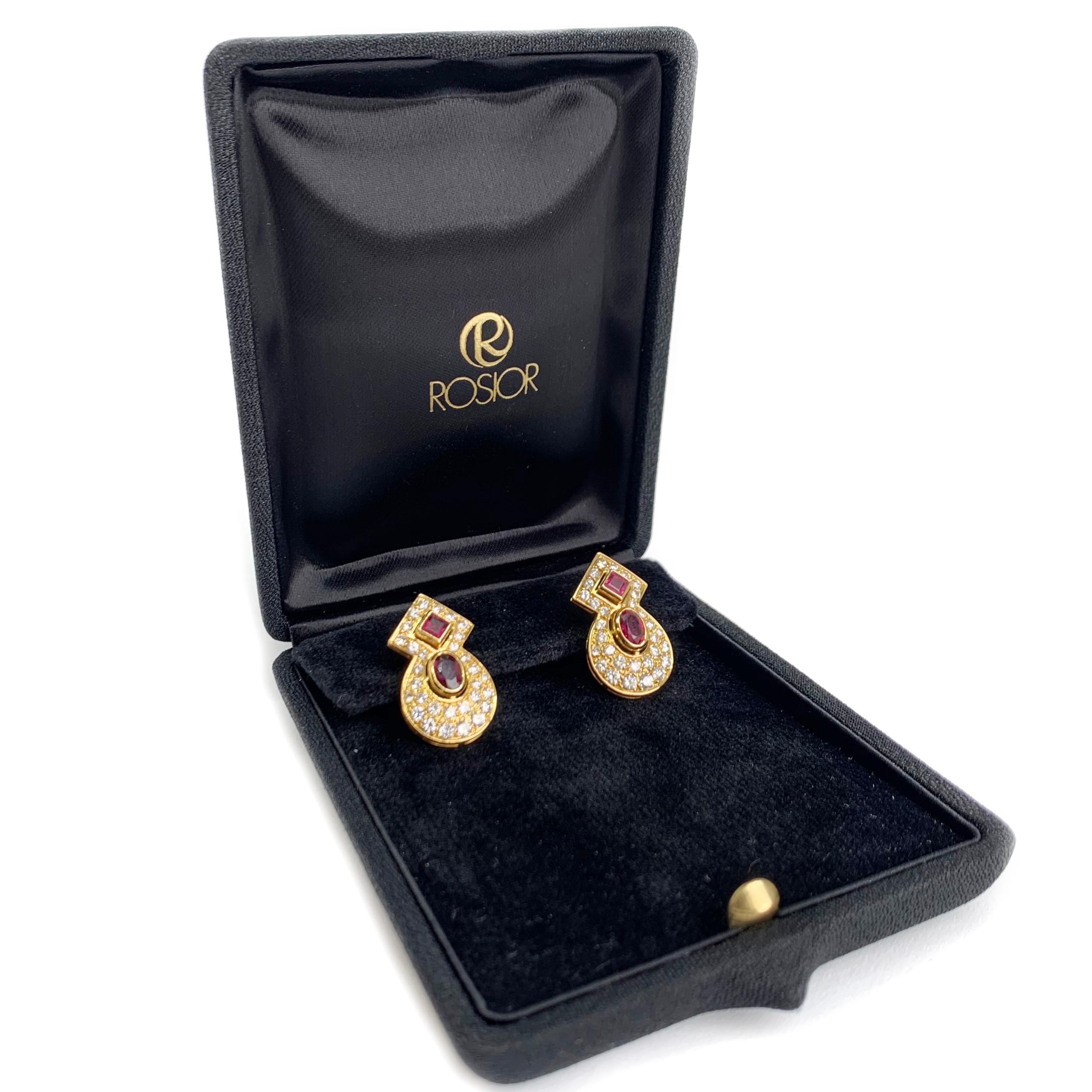 Taille mixte Boucles d'oreilles vintage en or jaune avec rubis et diamants en vente