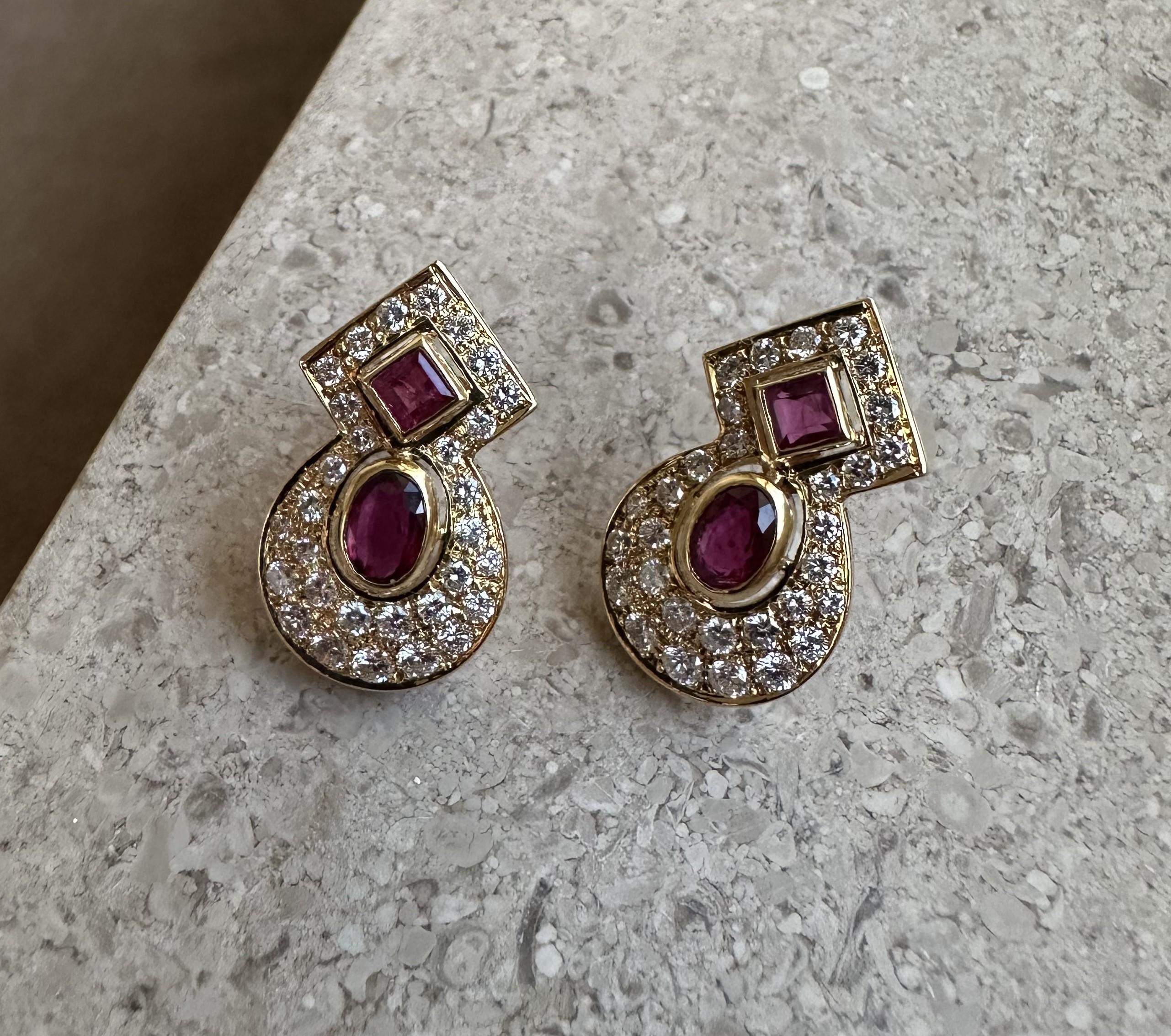 Women's or Men's Vintage Ruby and Diamond Earrings Set in Yellow Gold For Sale