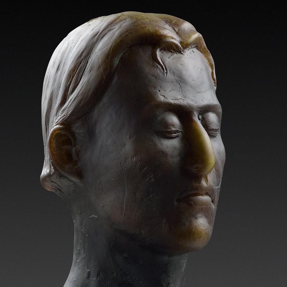 PORTRAIT OF A YOUNG MAN - one-of-a kind mold blown glass bust of a young fman - Sculpture by Ross Richmond