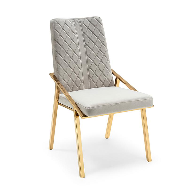 Doré Chaise Rossario avec tissu matelassé en velours en vente