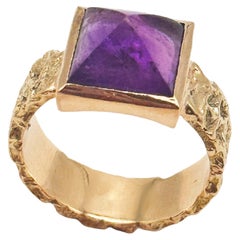 Bague en or jaune 18 carats avec améthyste martelée à la main Rossella Ugolini