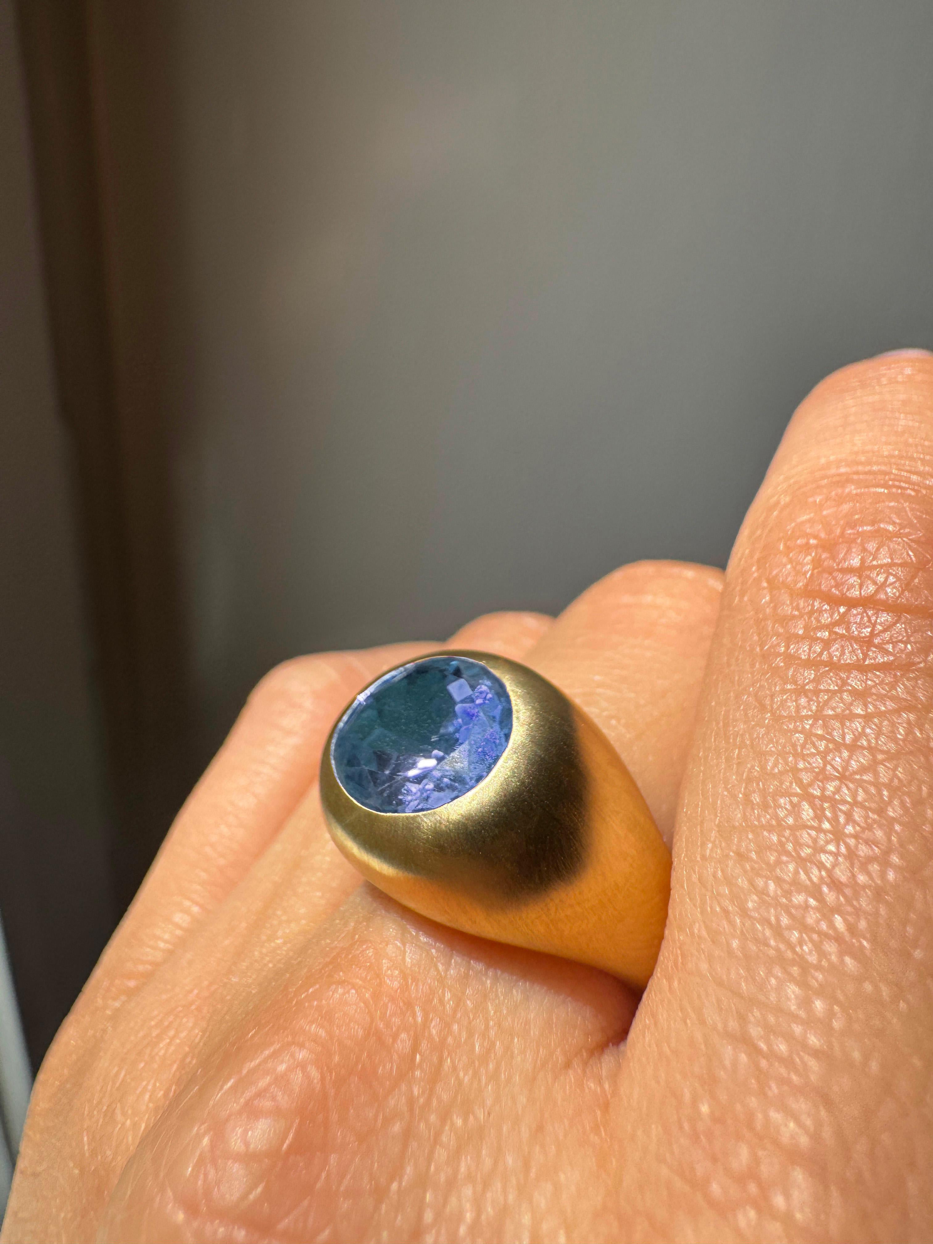 Rossella Ugolini 18 Karats Yellow Gold Satin Oval Dome Blue Topaz Fashion Ring For Sale 4
