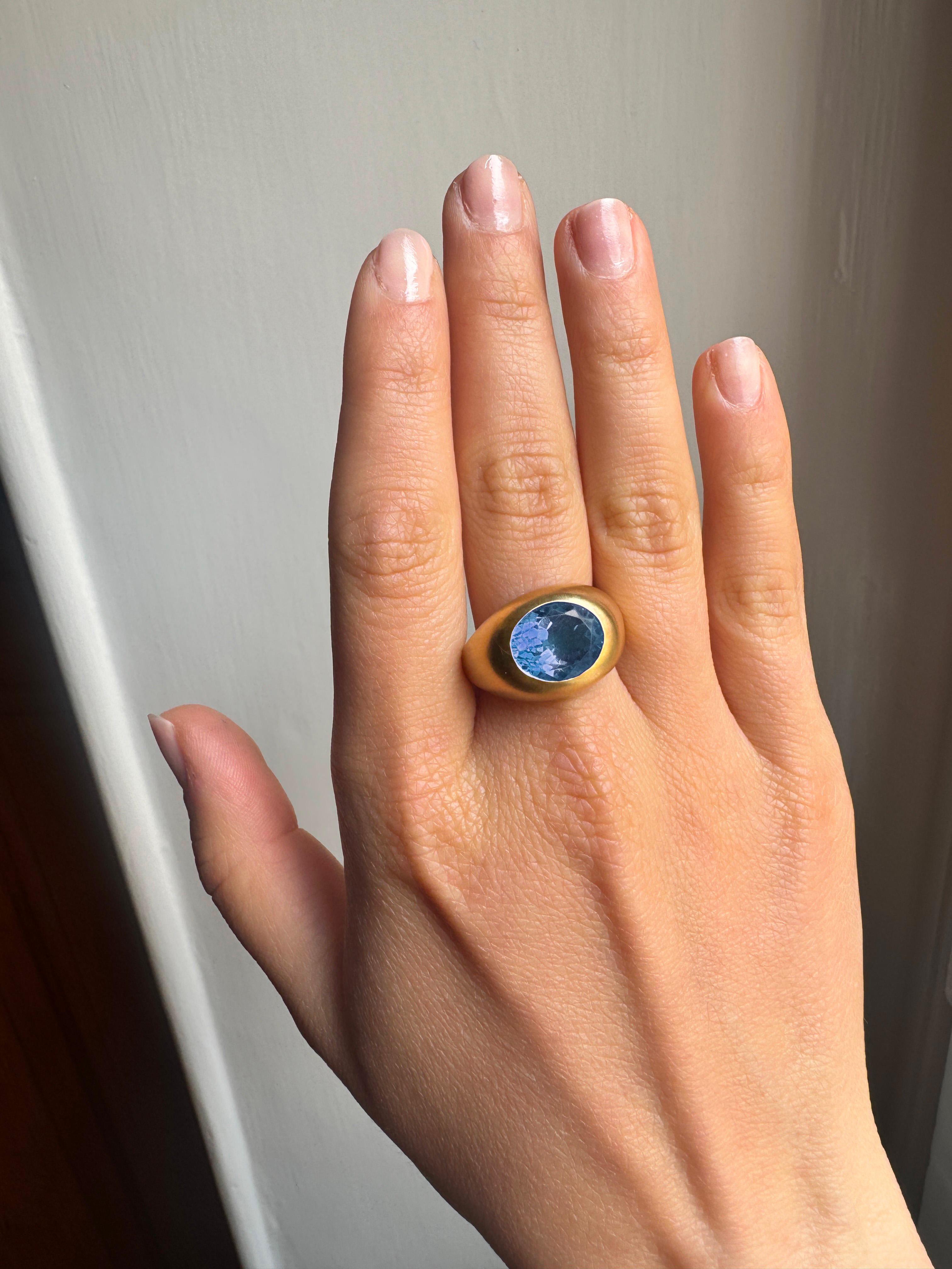 Artisan Rossella Ugolini 18 Karats Yellow Gold Satin Oval Dome Blue Topaz Fashion Ring For Sale