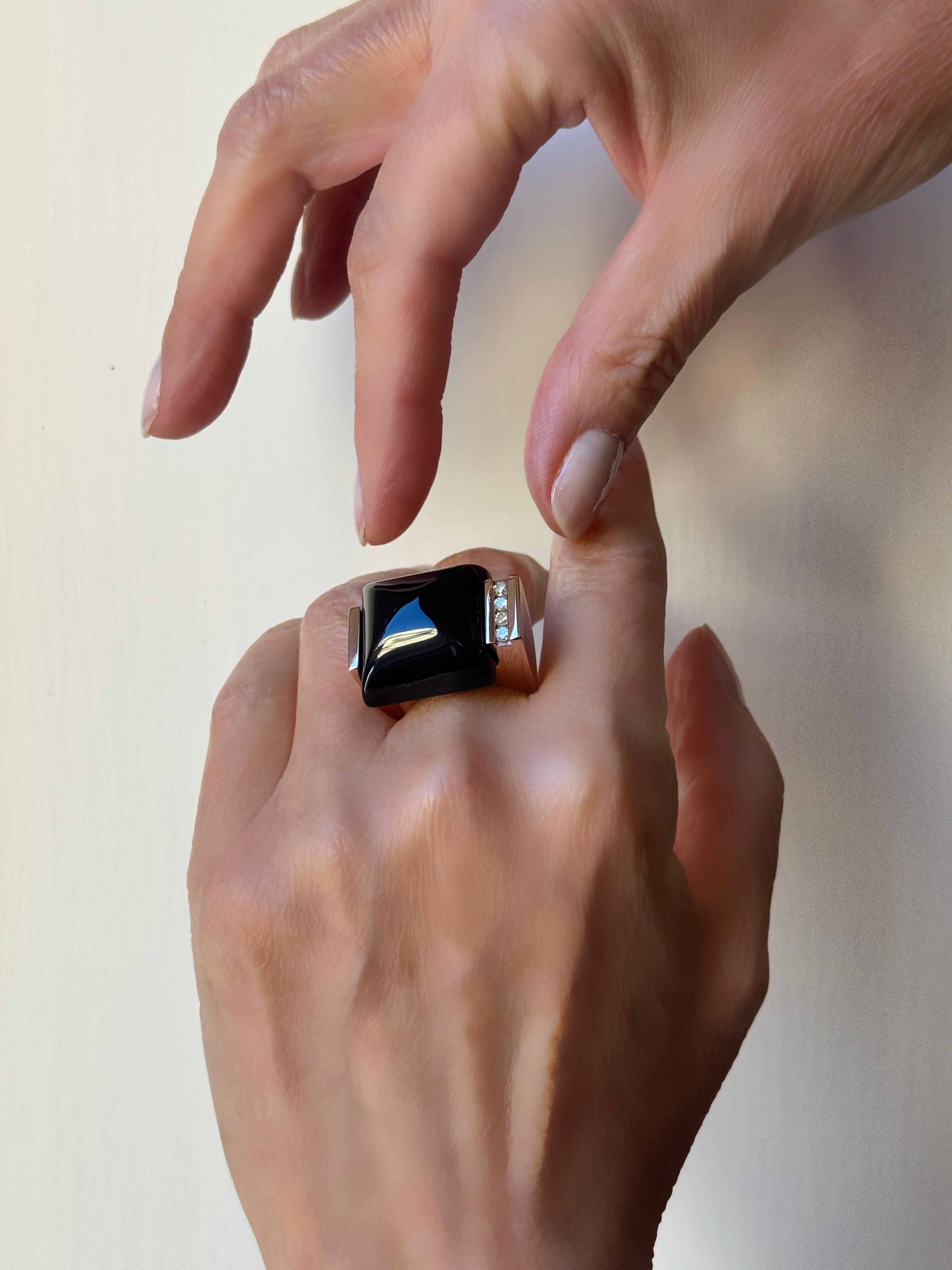 Rossella Ugolini - Anello da cocktail in oro 18 carati 0,30 carati con diamanti canari e onice - in grassetto in vendita 1