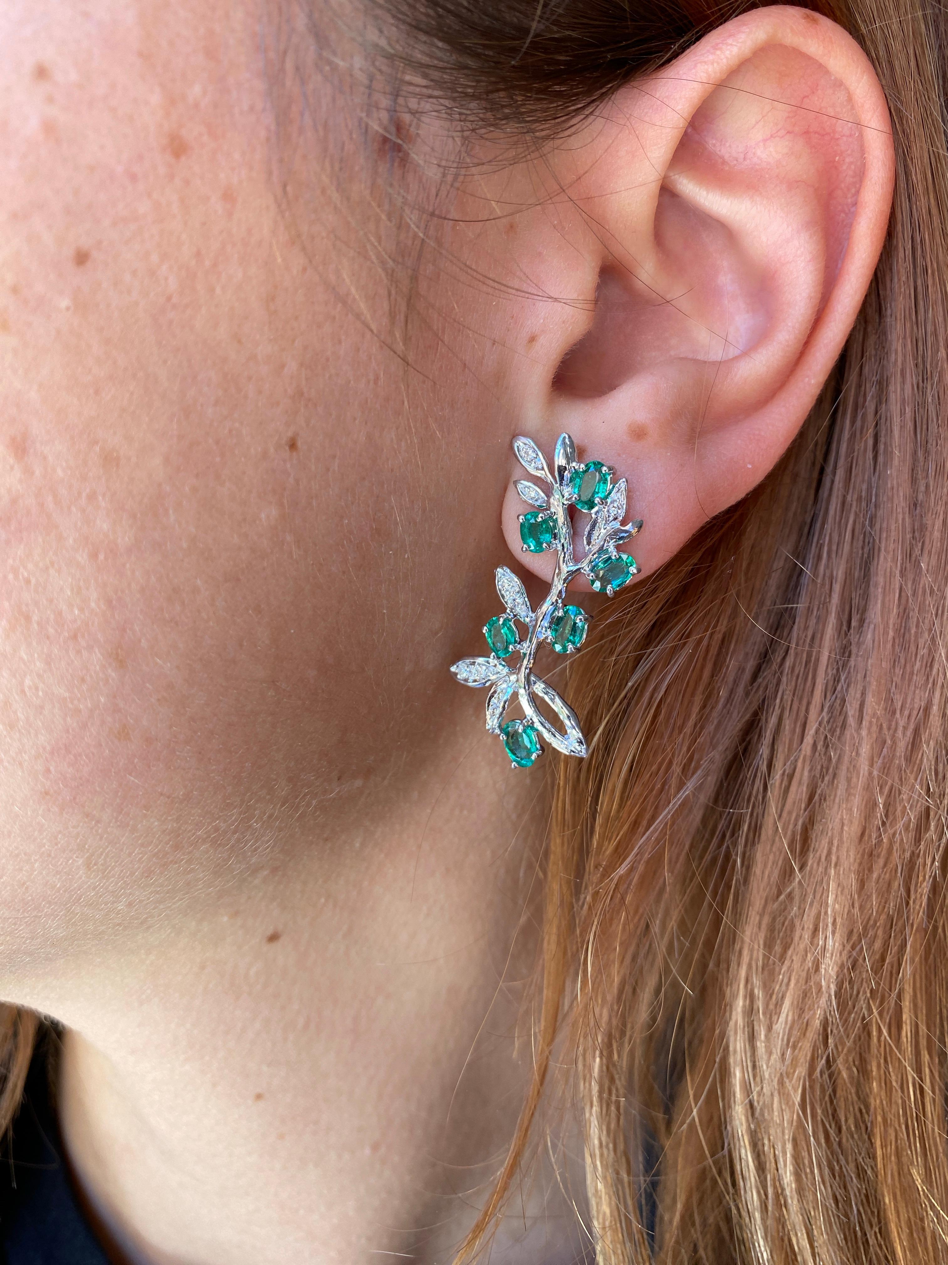 These handcrafted earrings by Rossella Ugolini are made in Italy from 18k white gold and feature white diamonds and   2 carats of Colombian emeralds oval cut. Length 3 cm . Available in 18k yellow gold and clip-on , on request.
Inspired by the lush