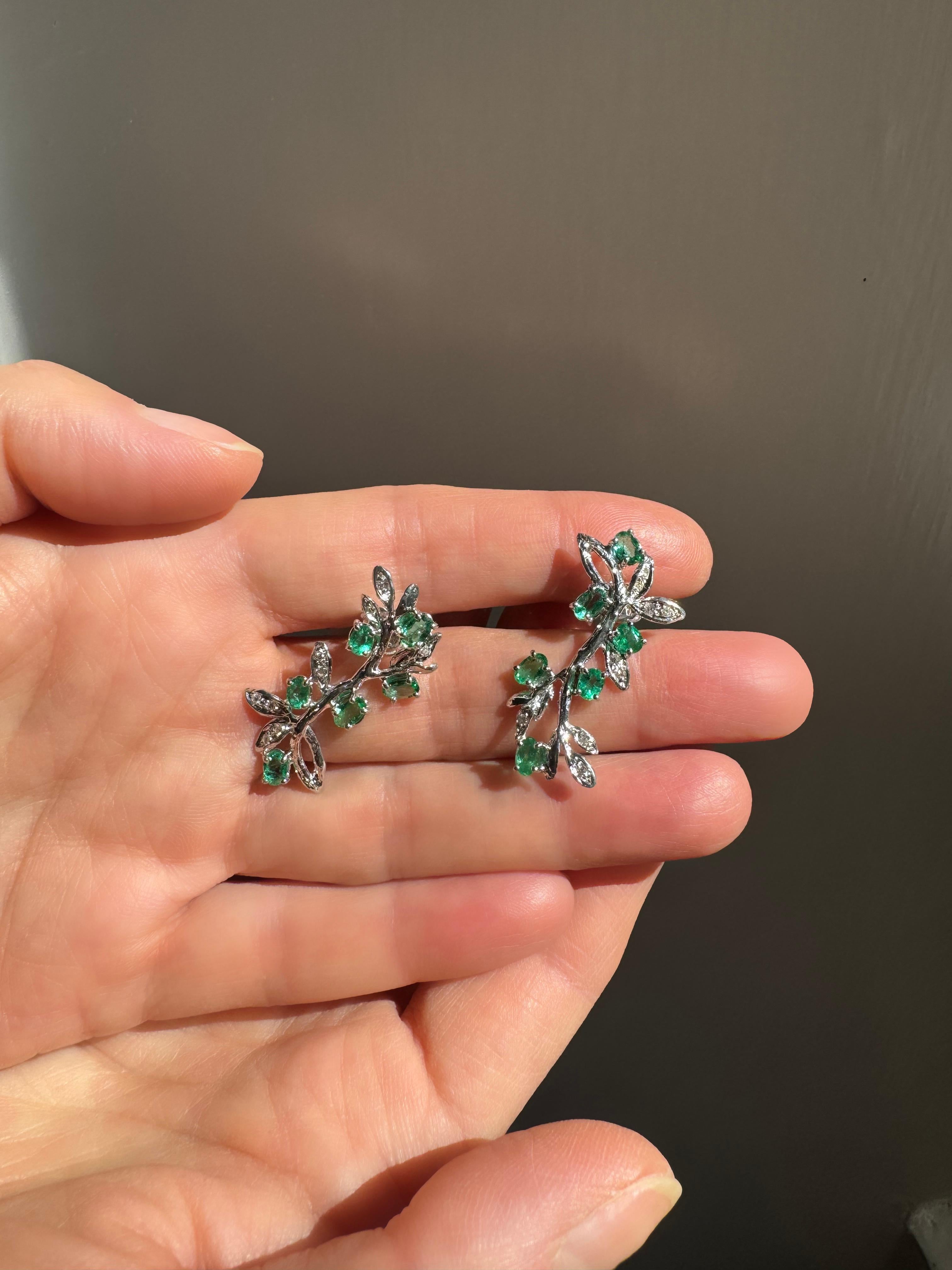 Women's Rossella Ugolini 18K Gold 2 ct. Oval Emerald White Diamonds Olive Stud Earrings For Sale