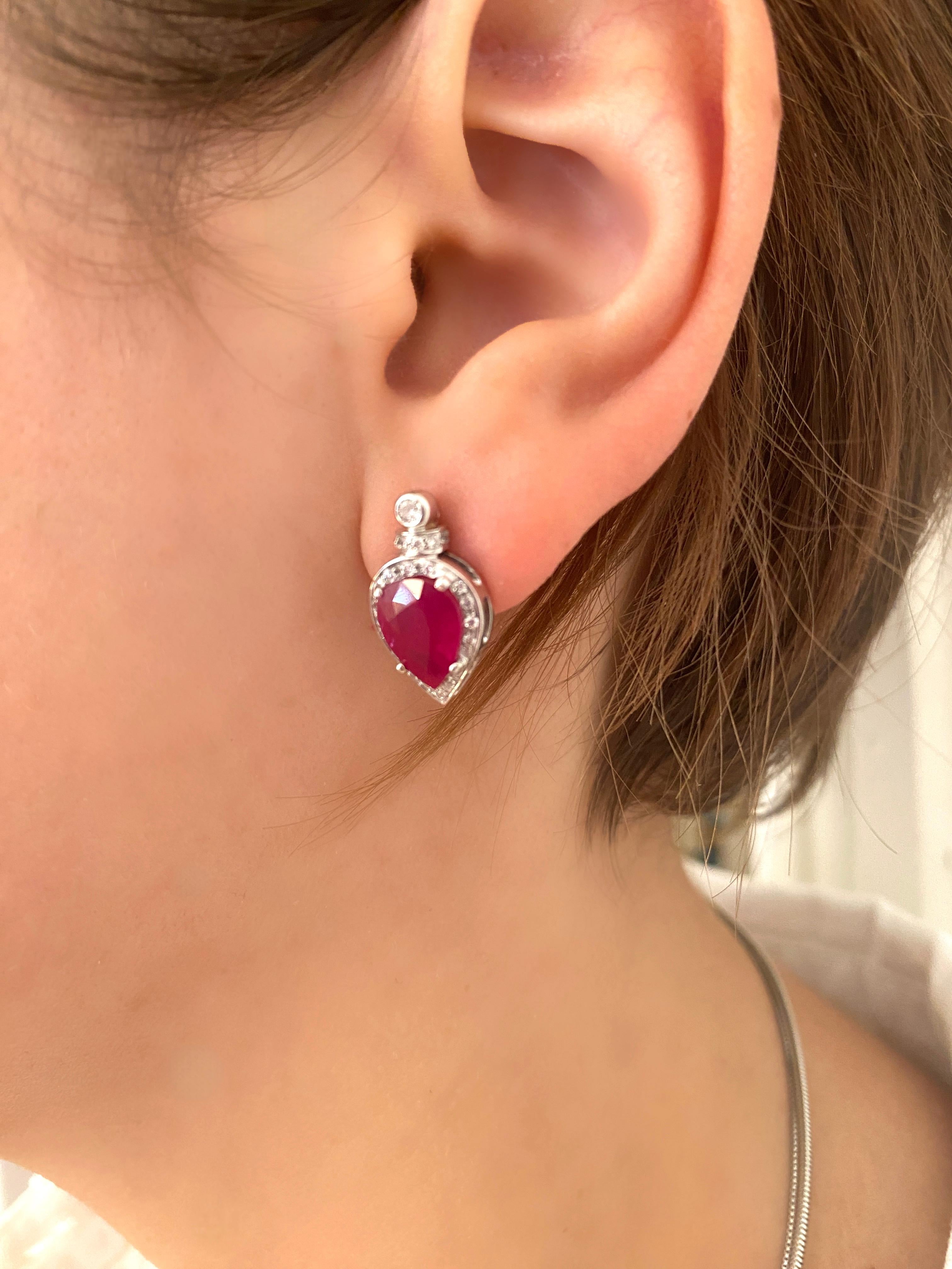 Boucles d'oreilles en or 18k Rossella Ugolini 5.2 carats rubis 0.40 carats diamants blancs en vente 3