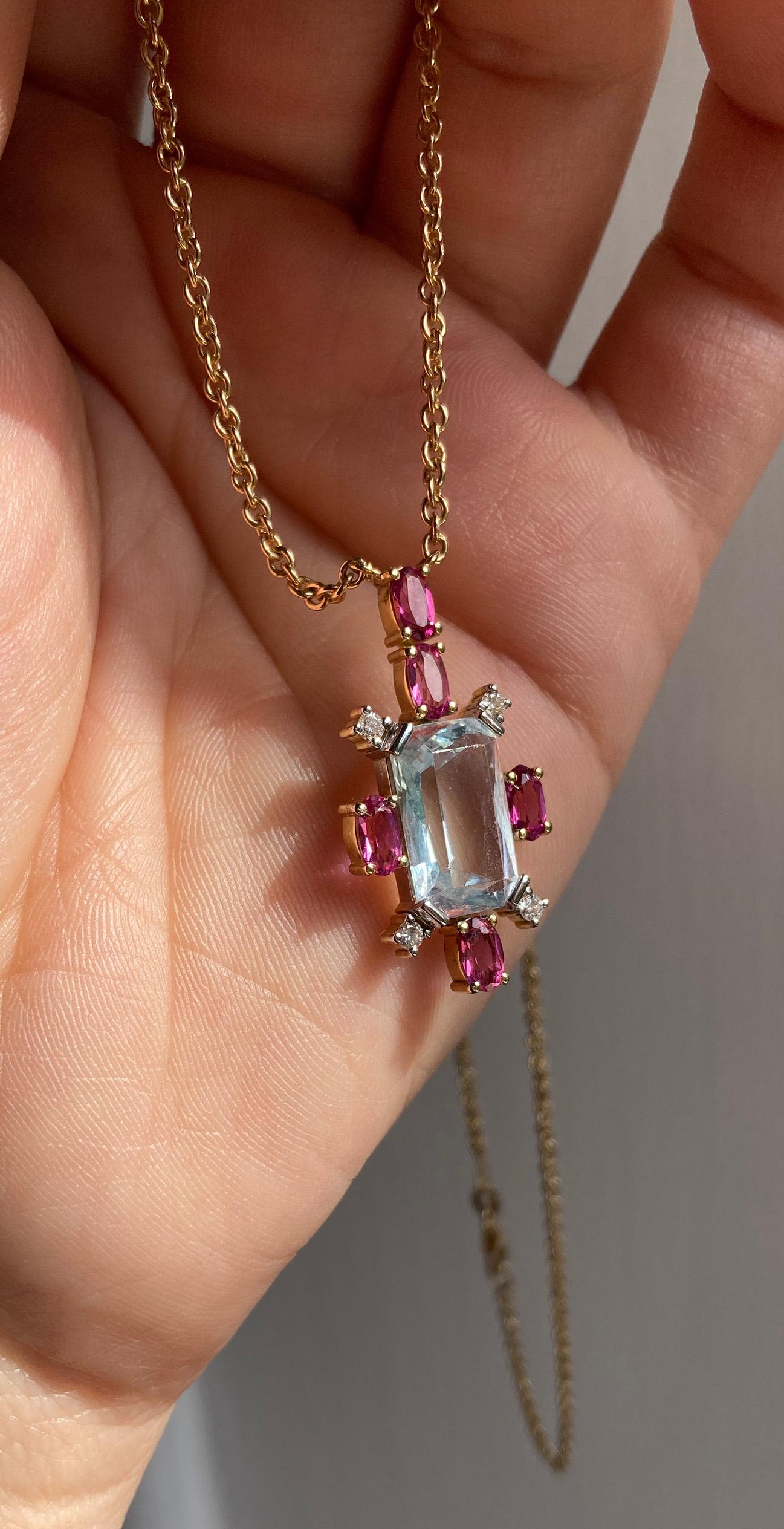 Rossella Ugolini 18K Gold Aquamarine Diamonds Flower shape Pendant Necklace For Sale 2