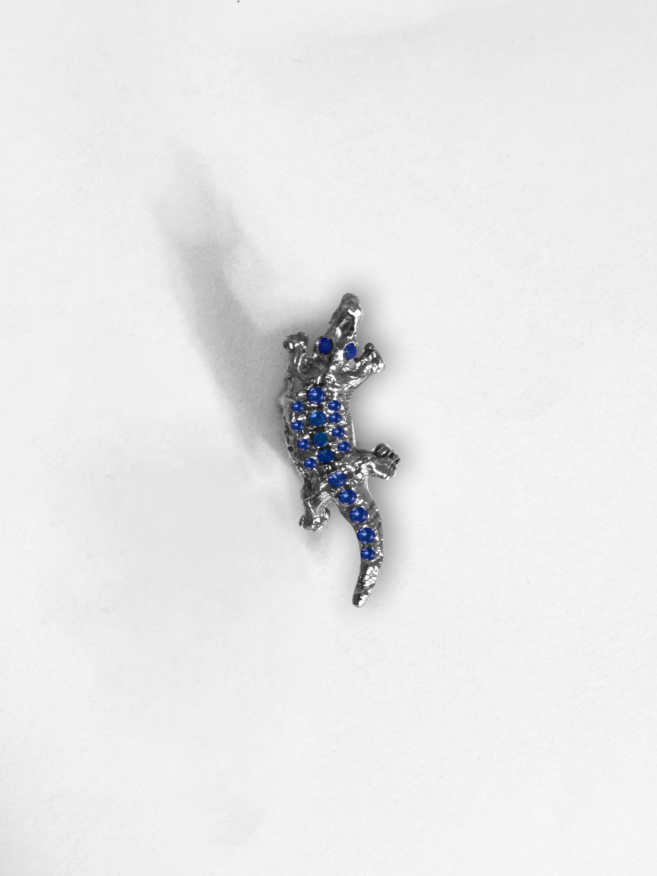 Rossella Ugolini 18k Gold Blauer Saphir Weißer Diamant Alligator Man Anstecknadel im Angebot 4