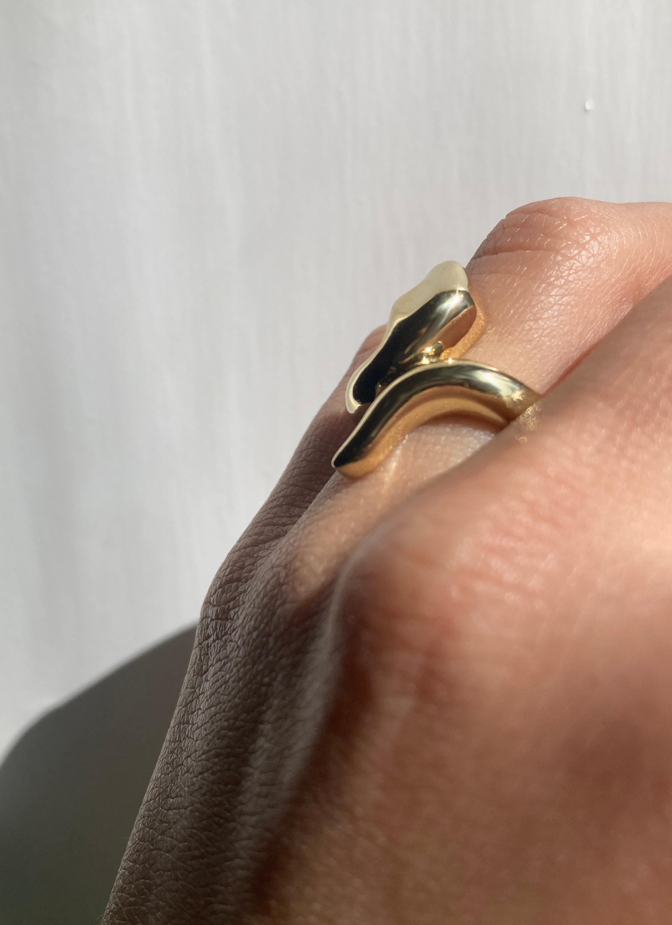 Rossella Ugolini 18k Gold Bold Snake Ring In New Condition For Sale In Rome, IT