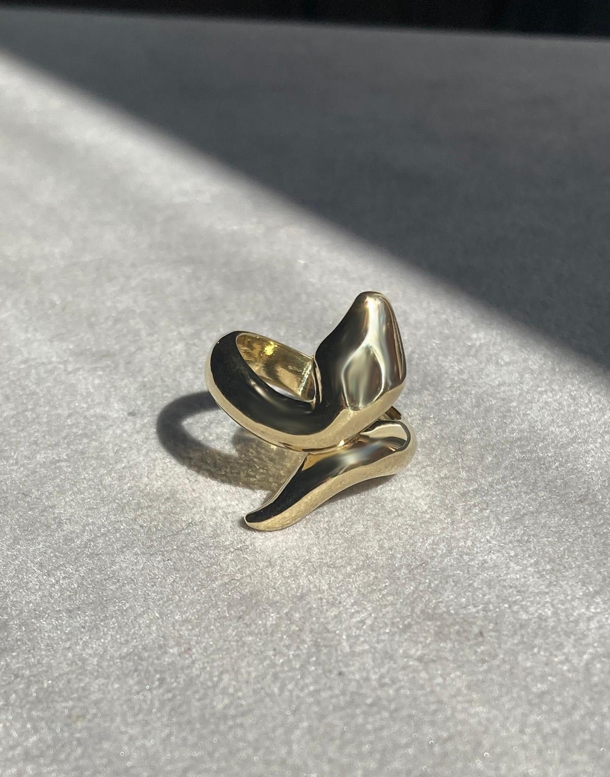Rossella Ugolini 18k Gold Bold Snake Ring For Sale 2