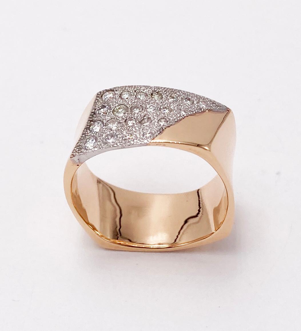 Rossella Ugolini 18K Gold Diamonds Band Cigar Man Ring In New Condition For Sale In Rome, IT