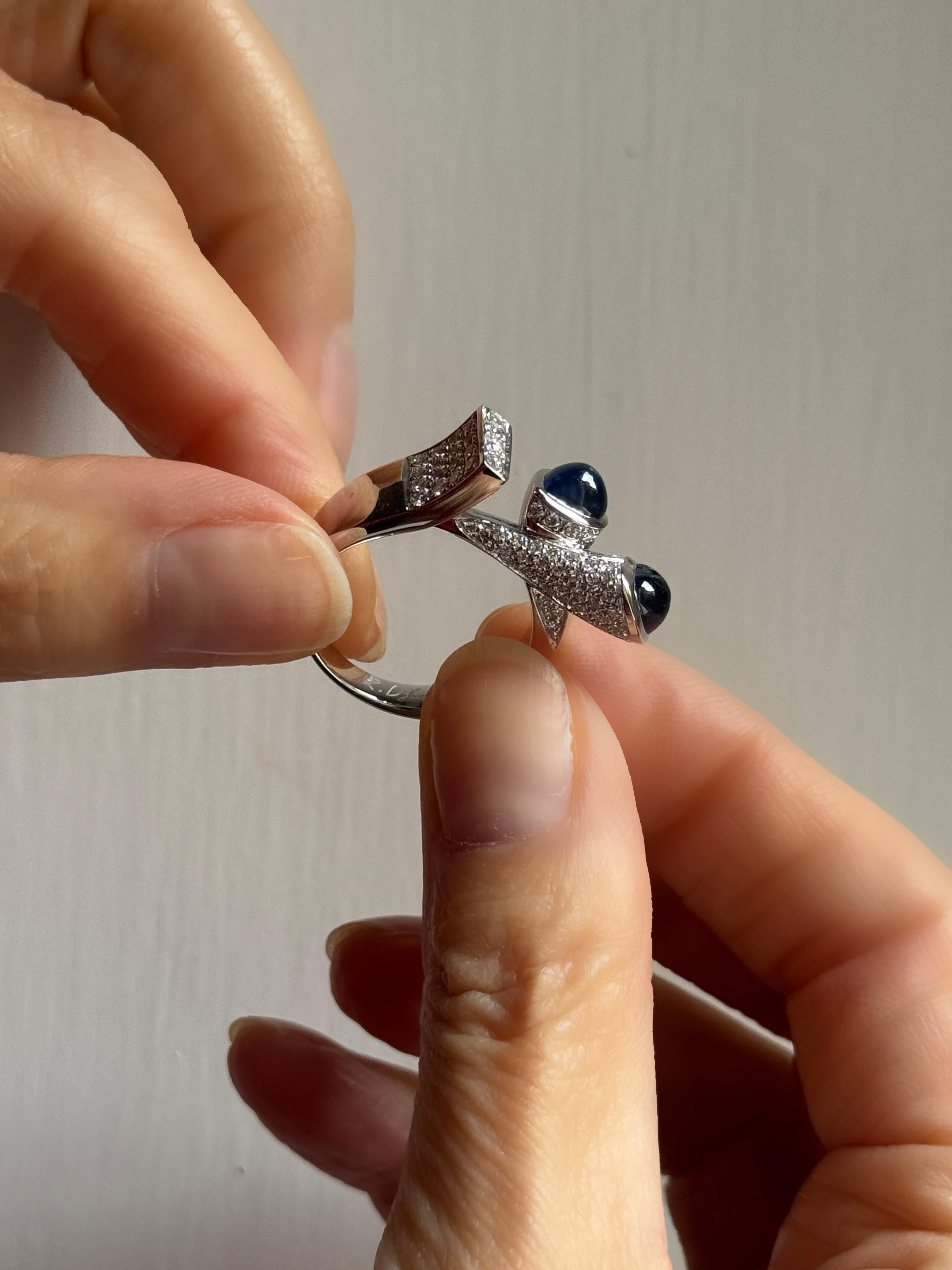 Rossella Ugolini 18k White Gold Heart Cut Sapphires White Diamonds Cocktail Ring In New Condition For Sale In Rome, IT