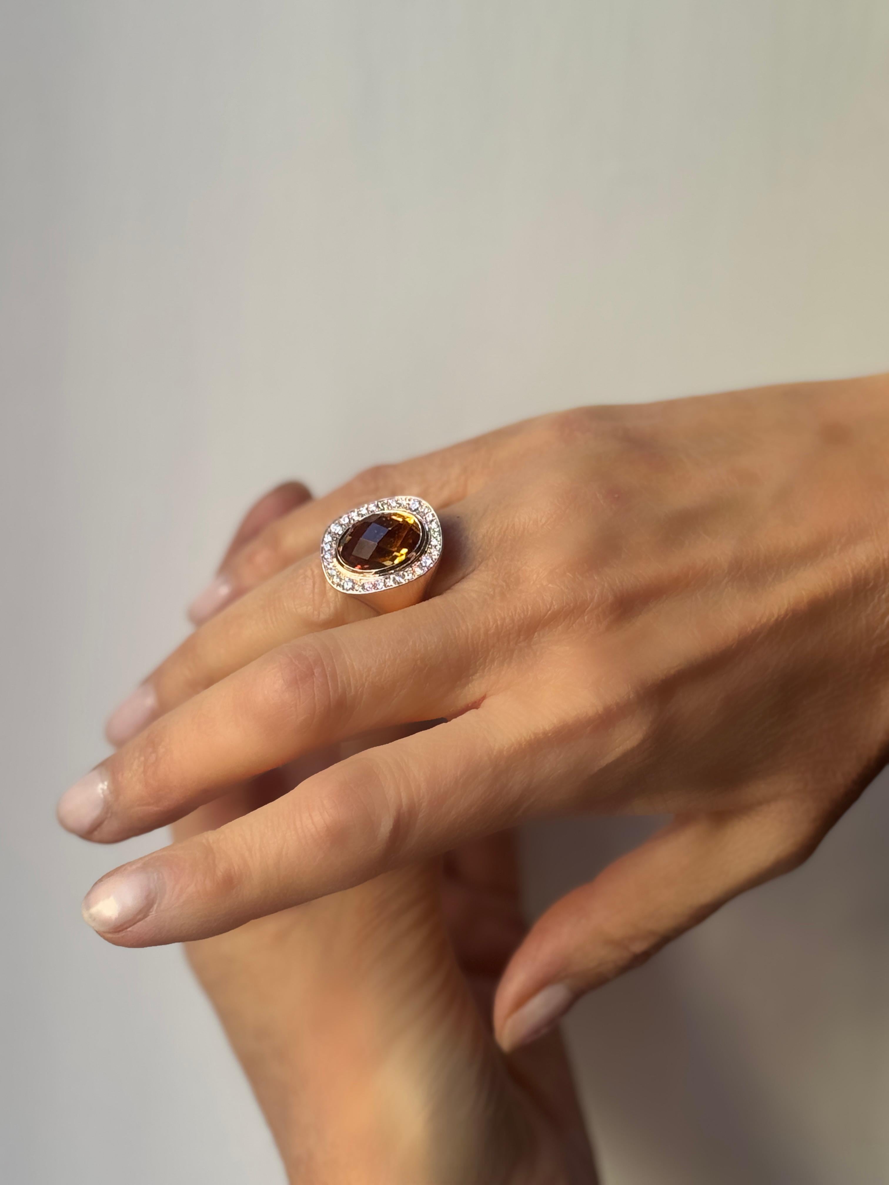 Art déco Rossella Ugolini Bague cocktail en or jaune 18 carats 0,45 carat de diamants blancs Citrine en vente