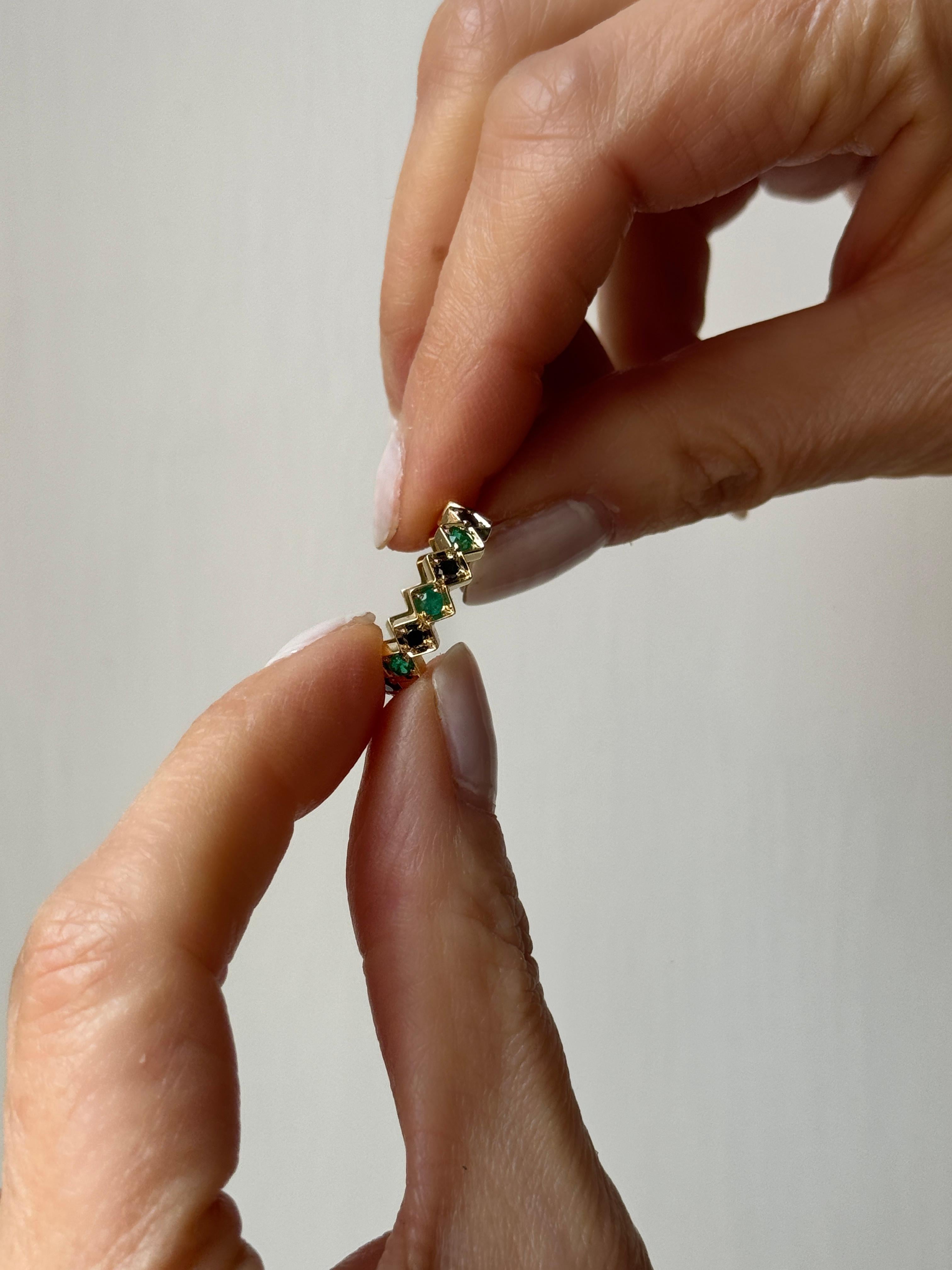 Rossella Ugolini 18k Yellow Gold 0.55 Carat Emeralds Black Diamonds Band Ring In New Condition For Sale In Rome, IT