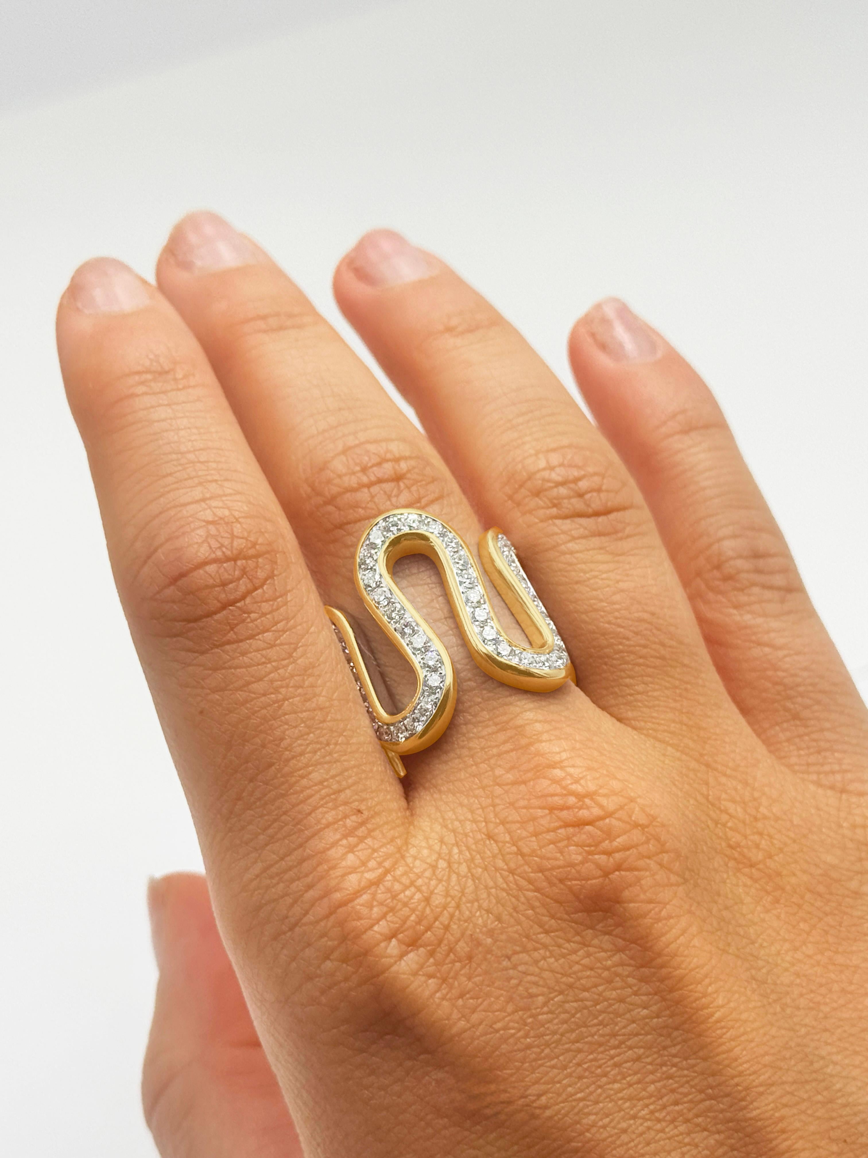 da uomo o donna Rossella Ugolini, oro giallo 18 carati, 1,40 carati di diamanti bianchi, fascia a onda oceanica  Anello in vendita