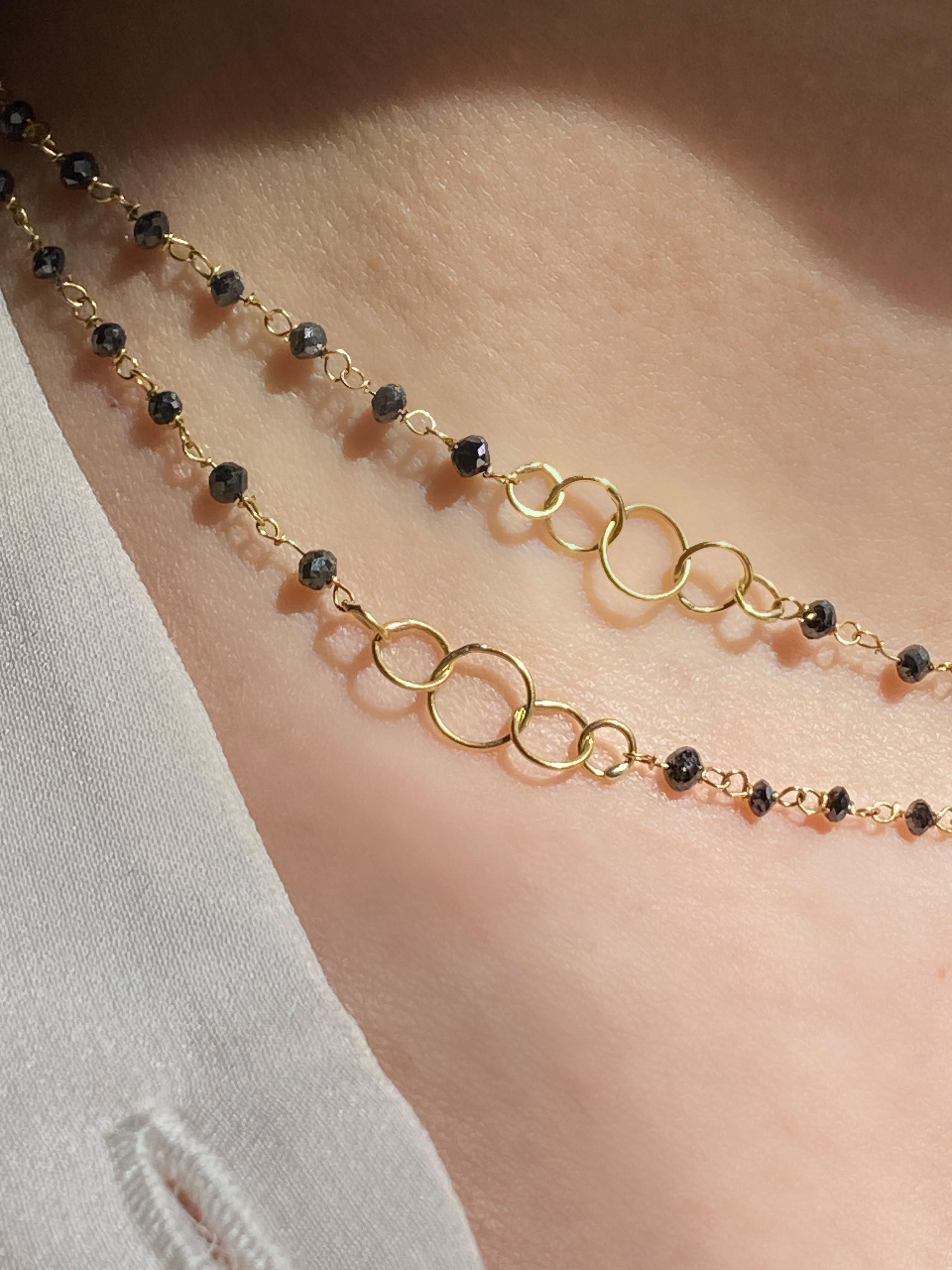 Rossella Ugolini Halskette im Lariat-Stil, 18 Karat Gelbgold 14,3 Karat schwarze Diamanten (Moderne) im Angebot