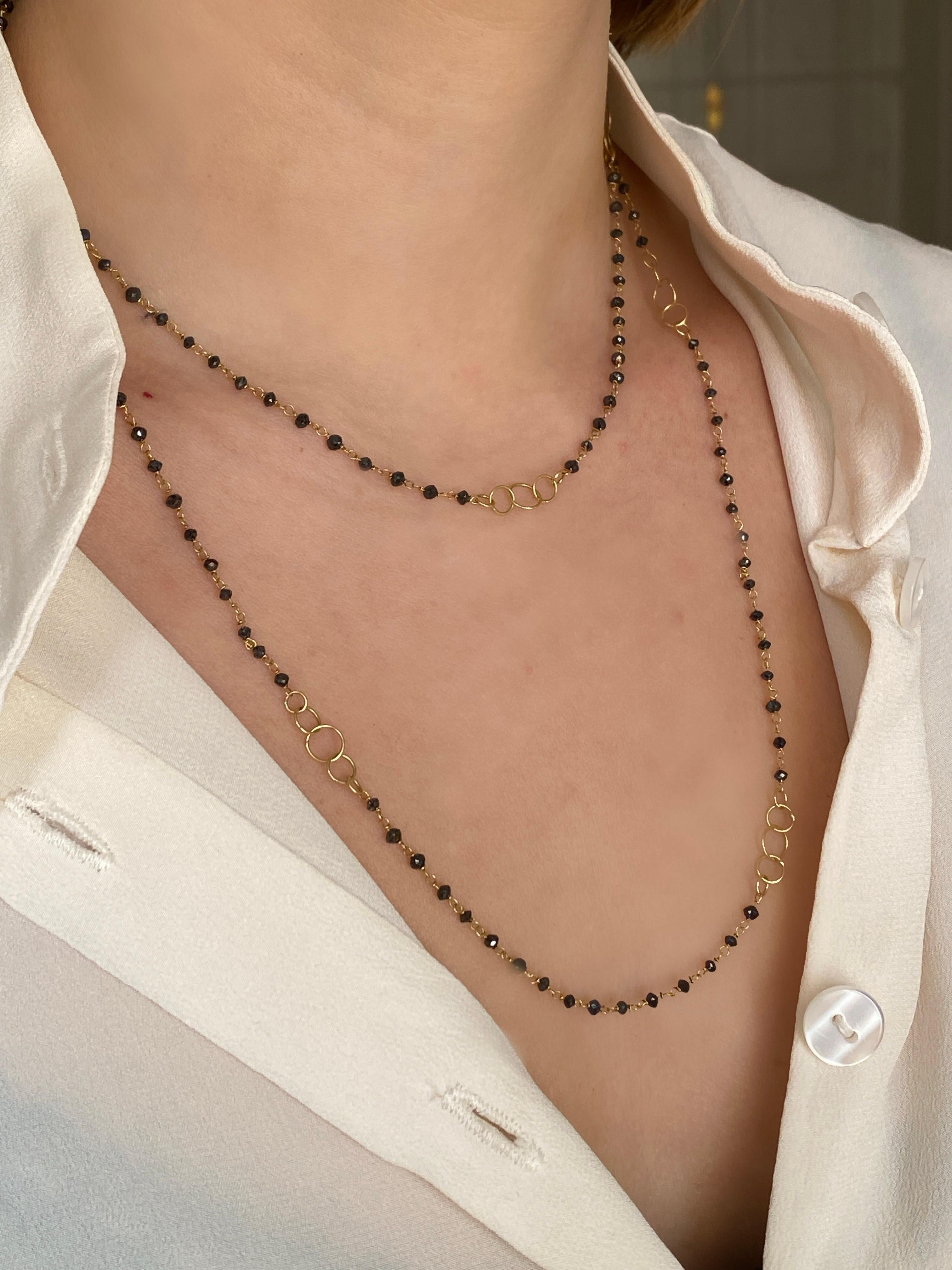 Rossella Ugolini Halskette im Lariat-Stil, 18 Karat Gelbgold 14,3 Karat schwarze Diamanten im Angebot 1