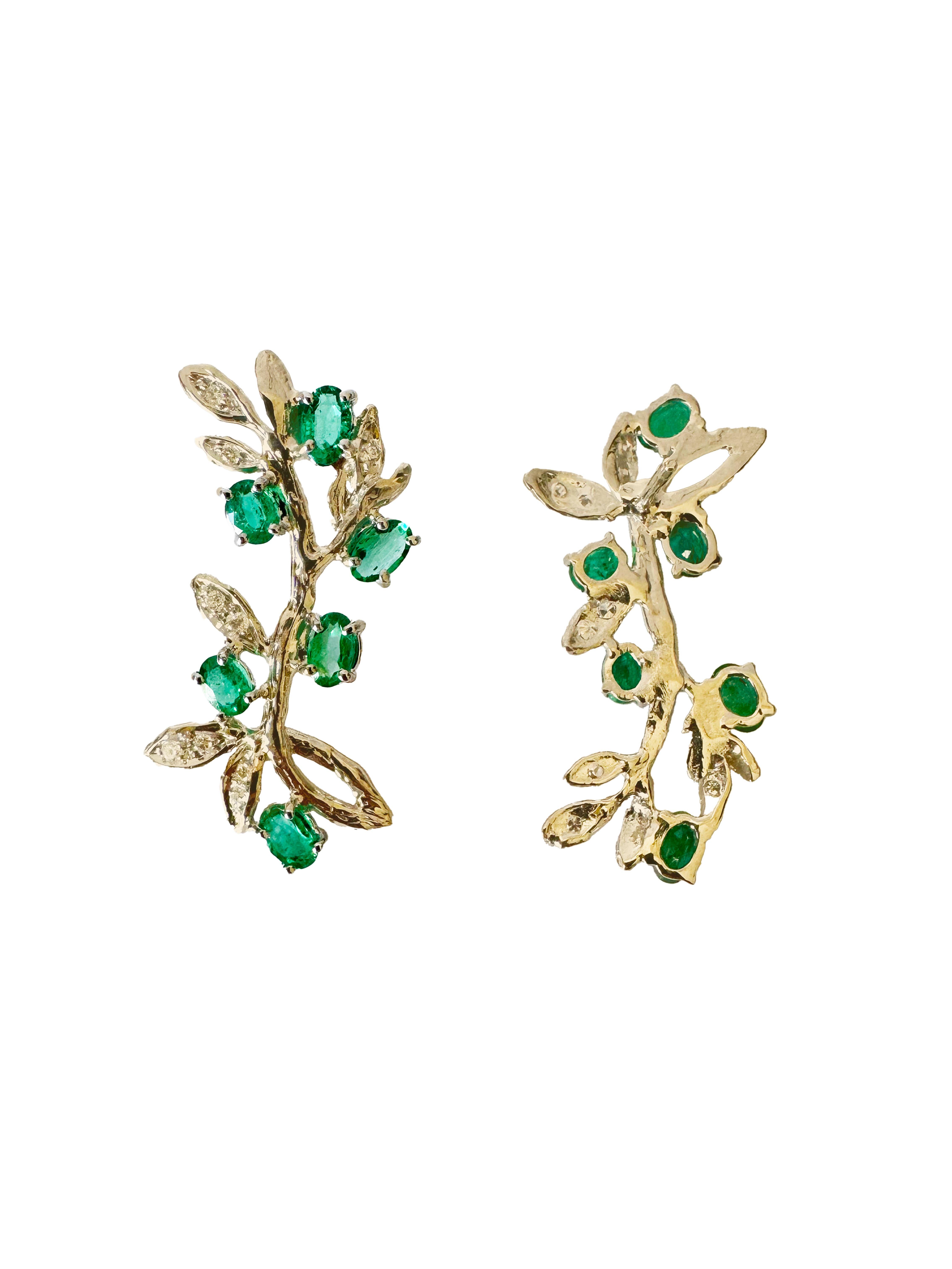 Rossella Ugolini, or jaune 18 carats 2 carats Boucles d'oreilles Emeraude ovale Diamants blancs Neuf - En vente à Rome, IT