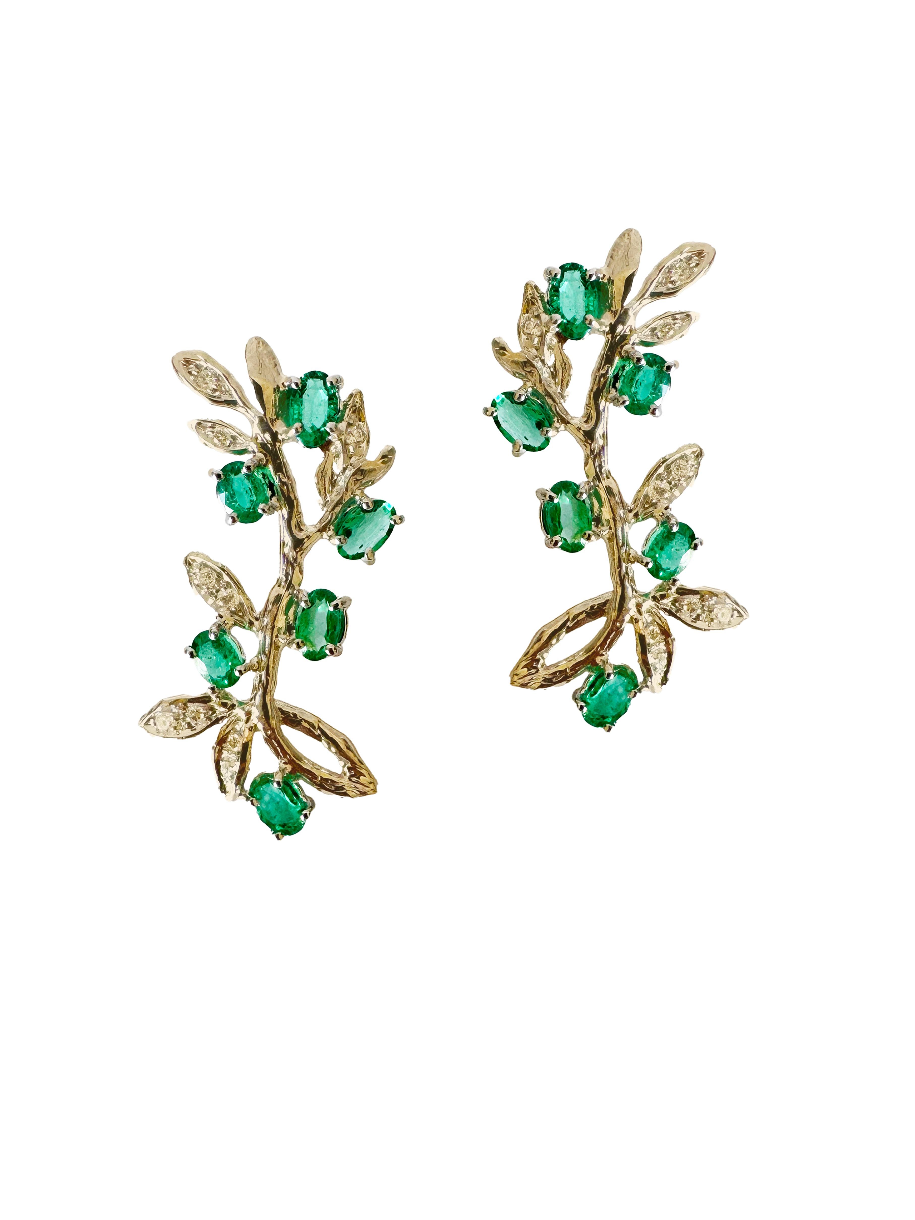 Rossella Ugolini, or jaune 18 carats 2 carats Boucles d'oreilles Emeraude ovale Diamants blancs Pour femmes en vente