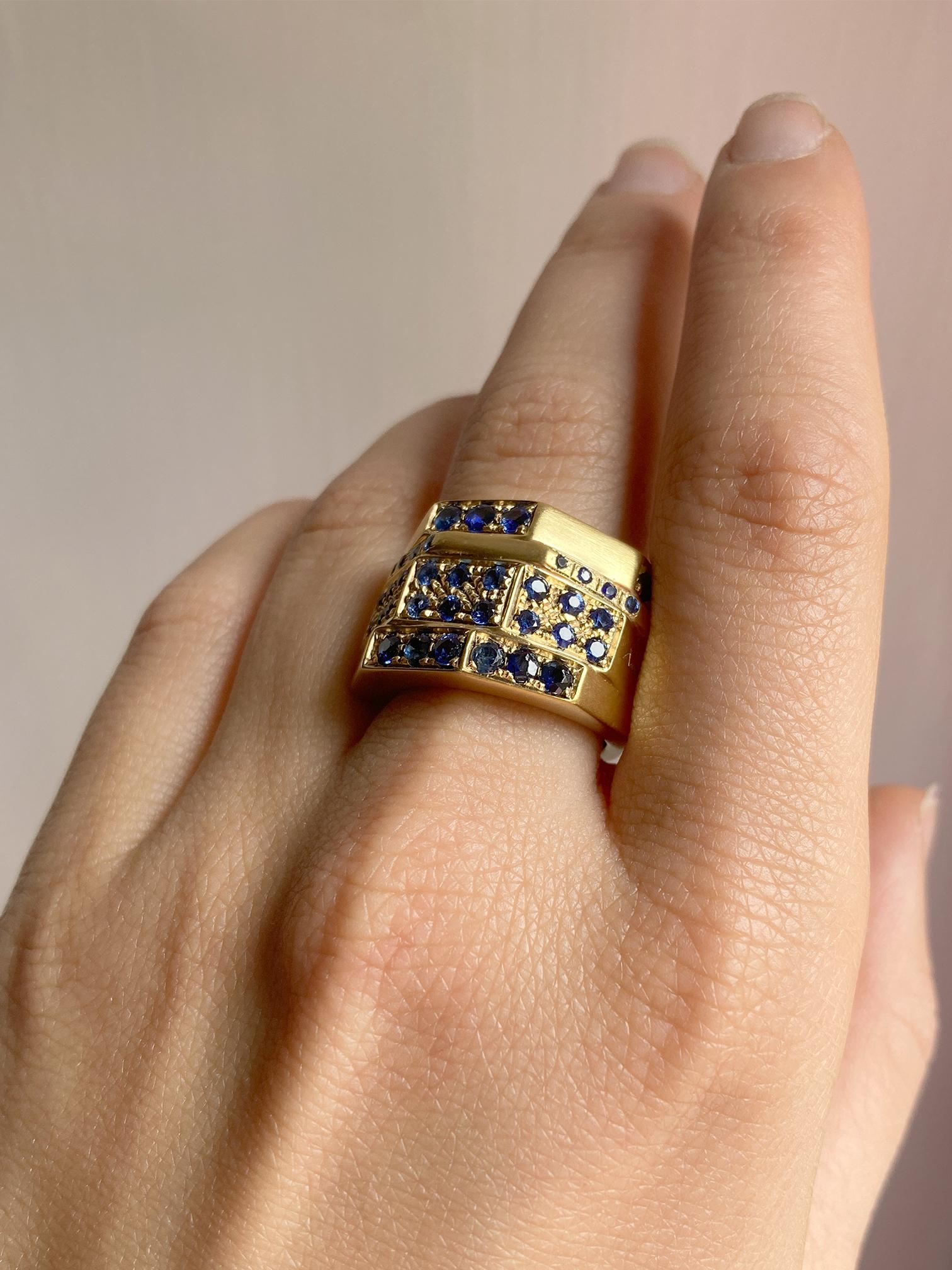 Rossella Ugolini 18K Yellow Gold Blue Sapphire Band Man or Unisex Ring For Sale 4