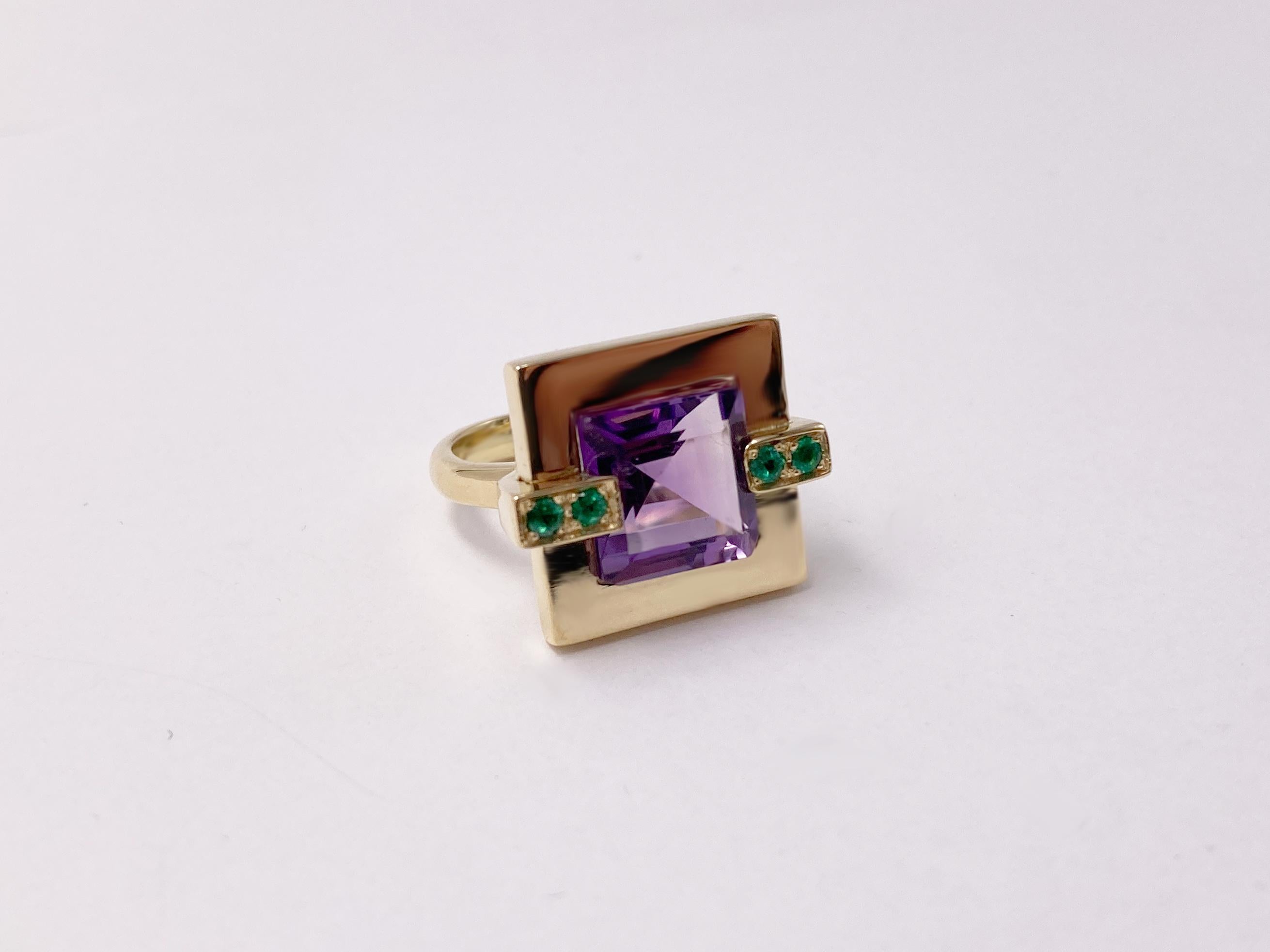 Rossella Ugolini 18k Yellow Gold Amethyst Emeralds Deco Style Cocktail Ring In New Condition For Sale In Rome, IT