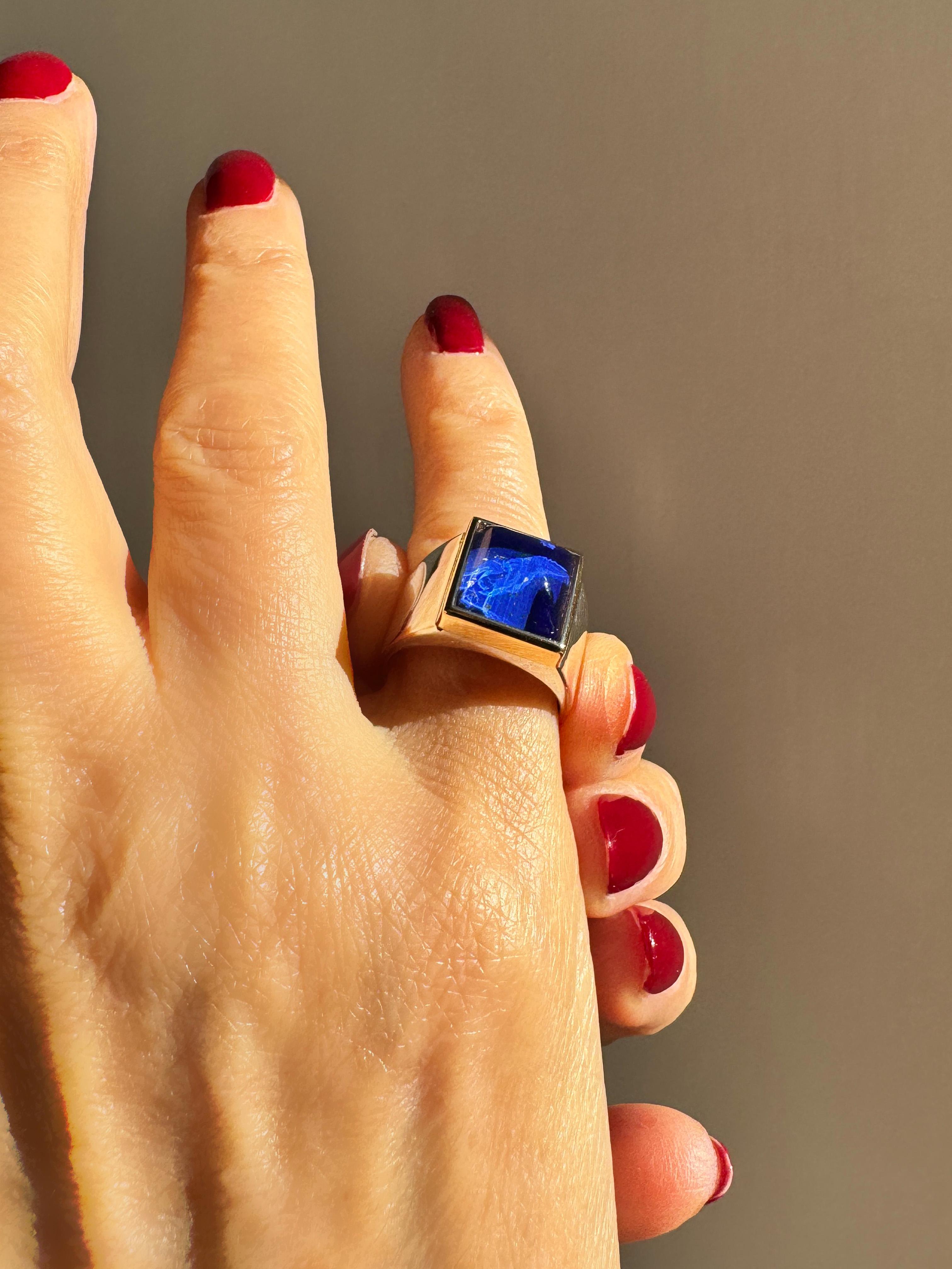 Rossella Ugolini 18K Yellow Gold Bezel Lapis Lazuli Platinum Cocktail Ring For Sale 3