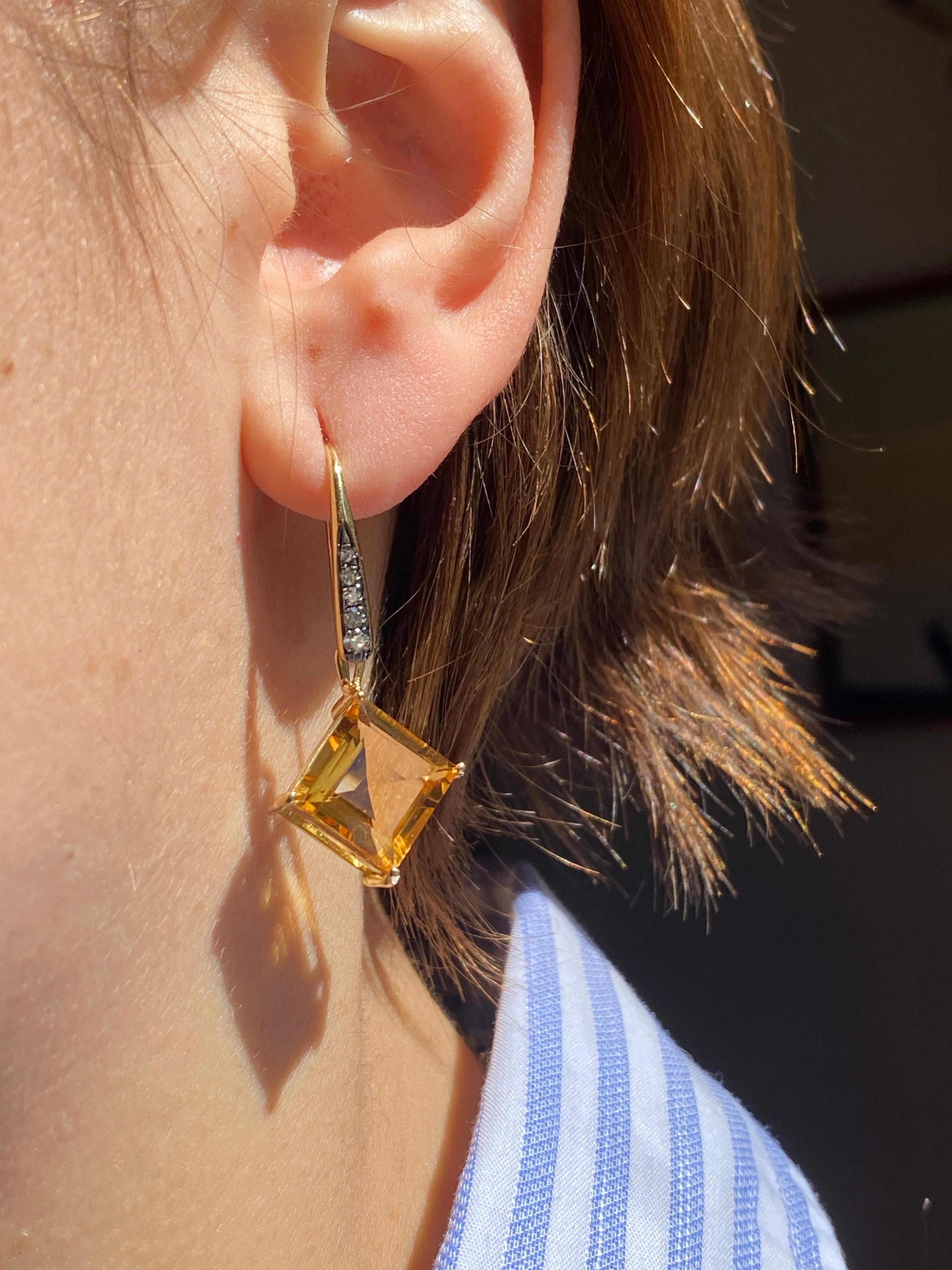 Rossella Ugolini Pendants d'oreilles en or jaune 18 carats, citrine et diamants blancs en vente 3