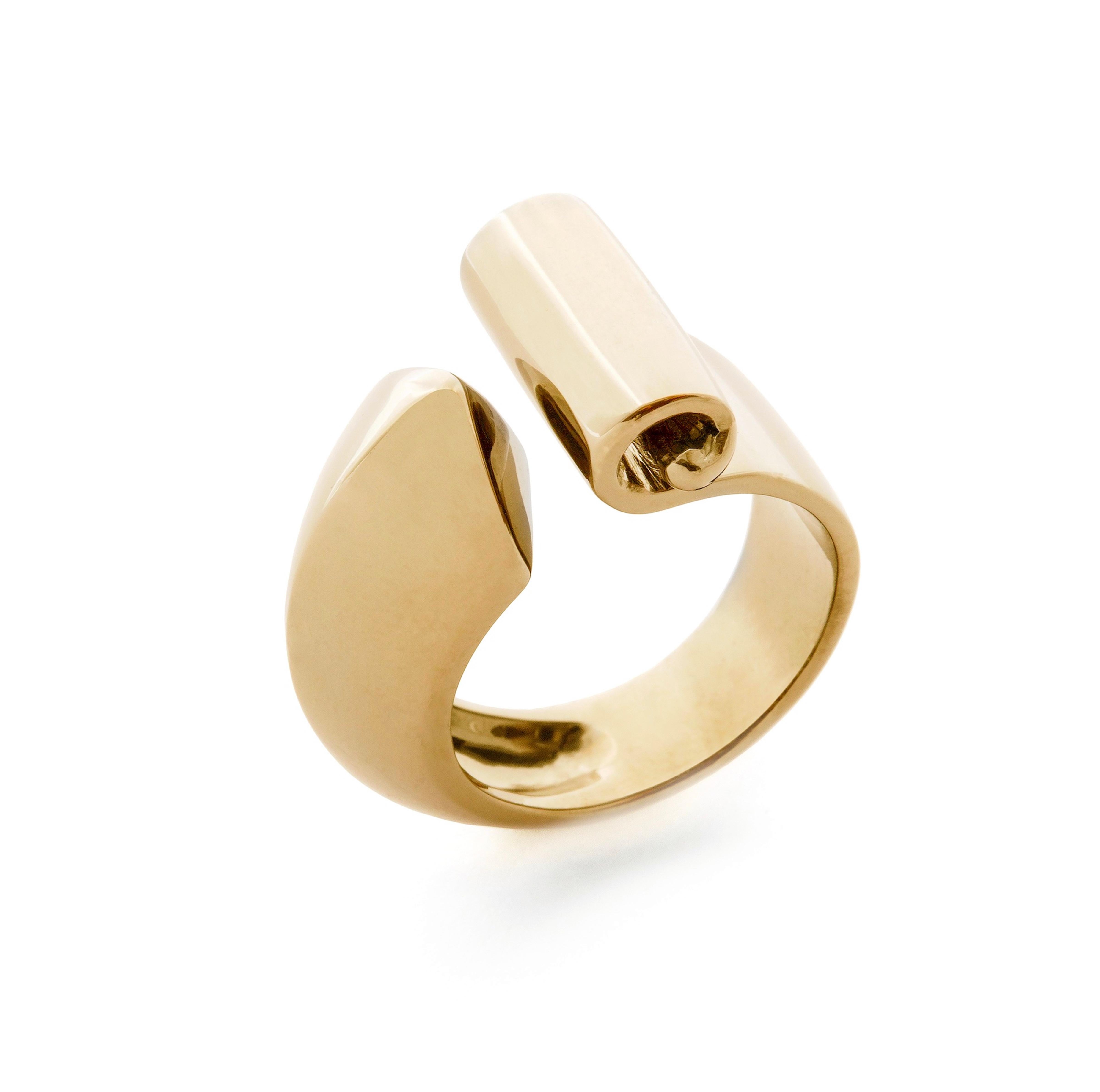 Rossella Ugolini 18k Yellow Gold Deco Style Band Ring In New Condition For Sale In Rome, IT