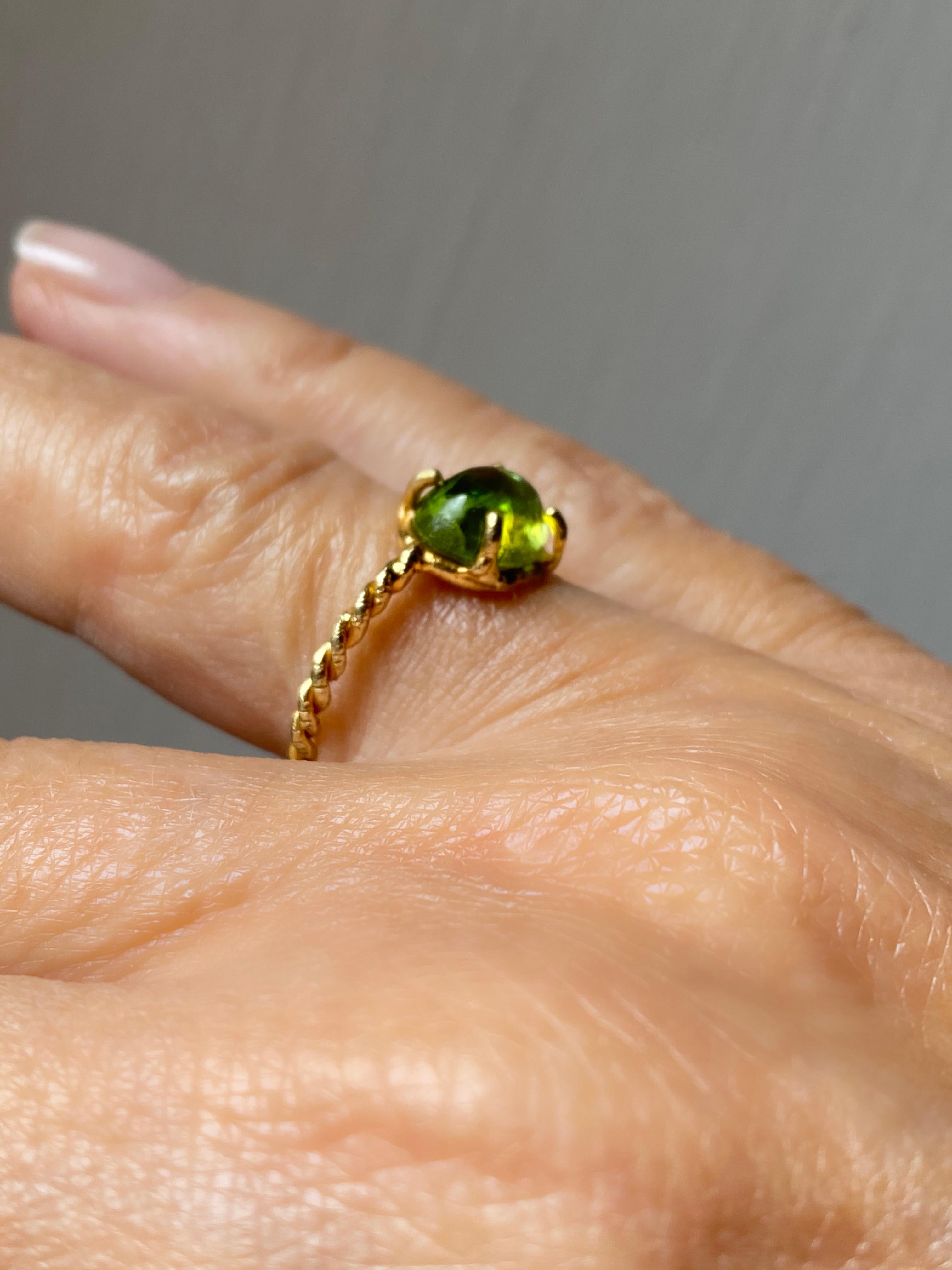 Rossella Ugolini 18K Yellow Gold Delicate Unique Peridot Ring Nature Inspired For Sale 7