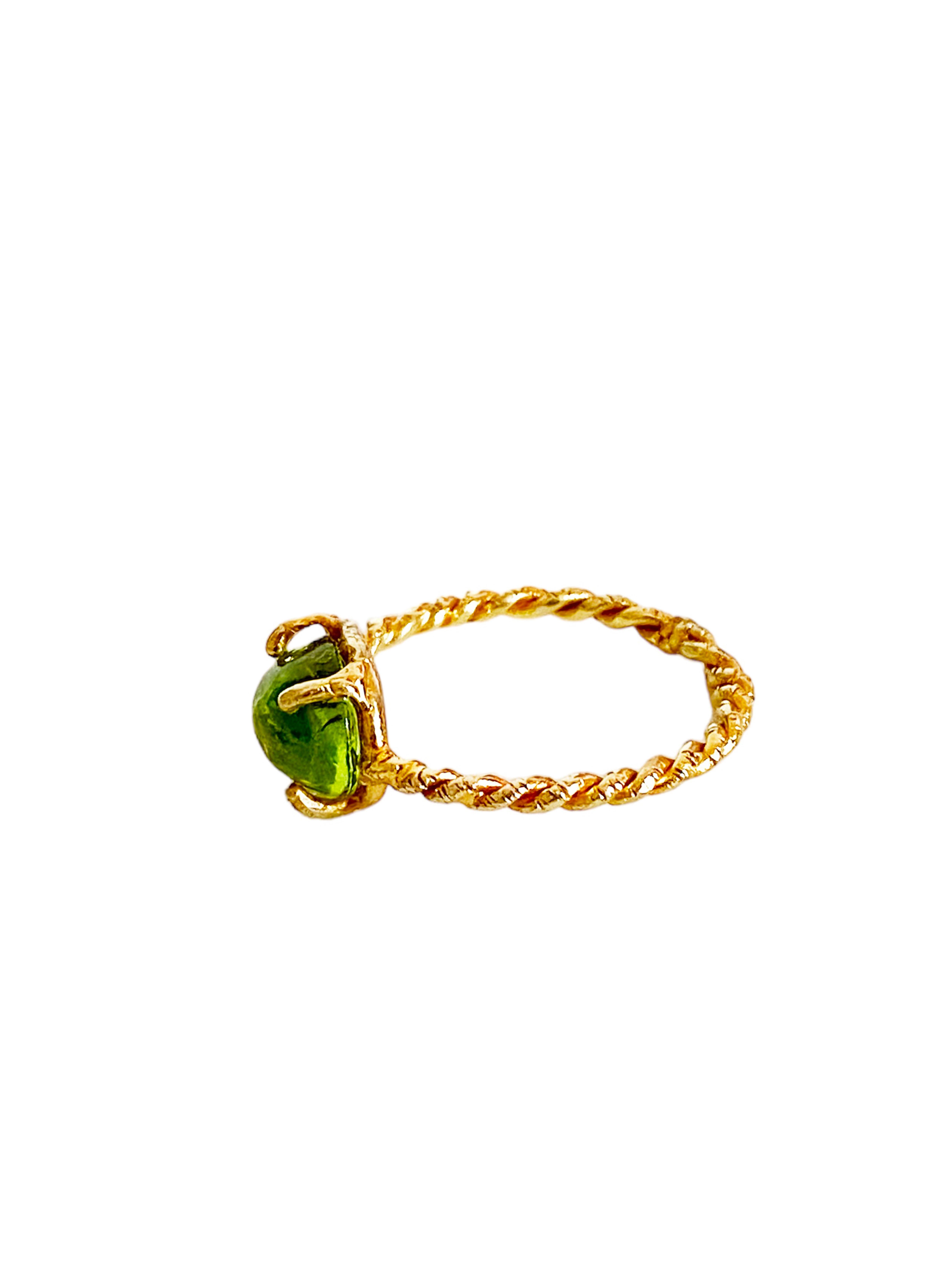 Rossella Ugolini 18K Yellow Gold Delicate Unique Peridot Ring Nature Inspired In New Condition For Sale In Rome, IT