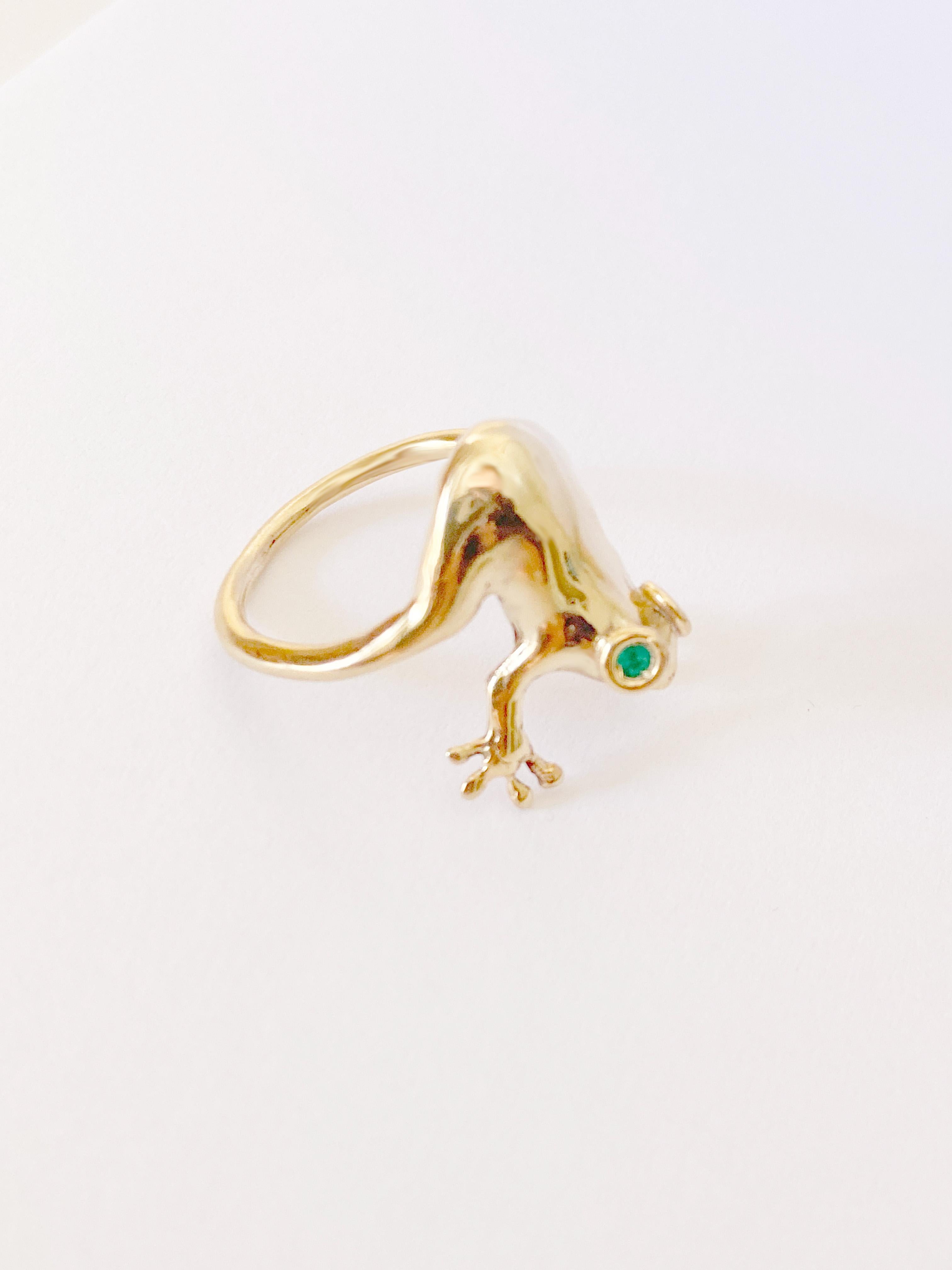 Rossella Ugolini 18K Yellow Gold Emeralds Eyes Frog Ring For Sale 1