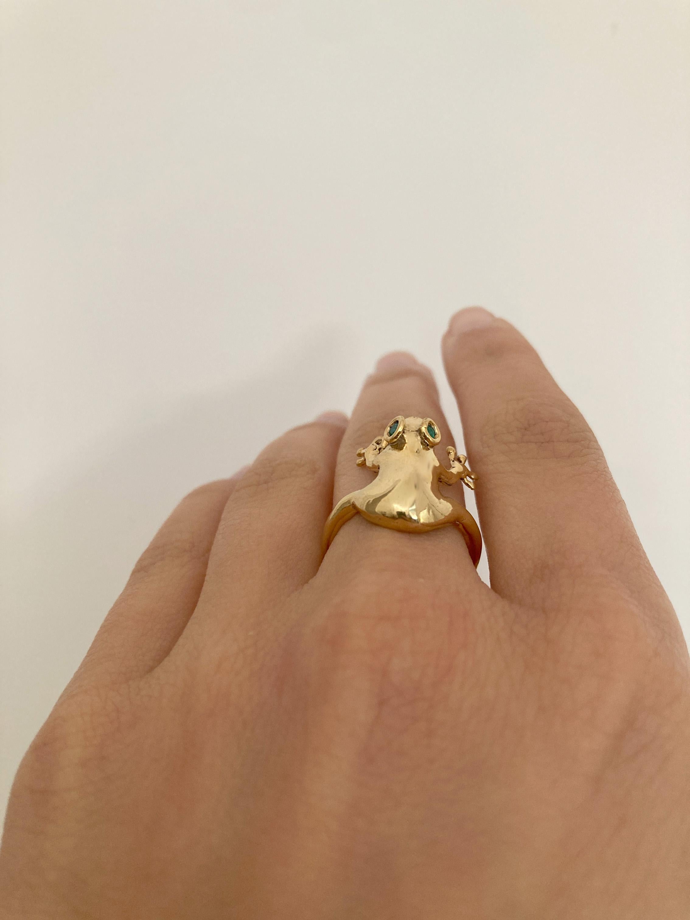 Rossella Ugolini 18K Yellow Gold Emeralds Eyes Frog Ring For Sale 3
