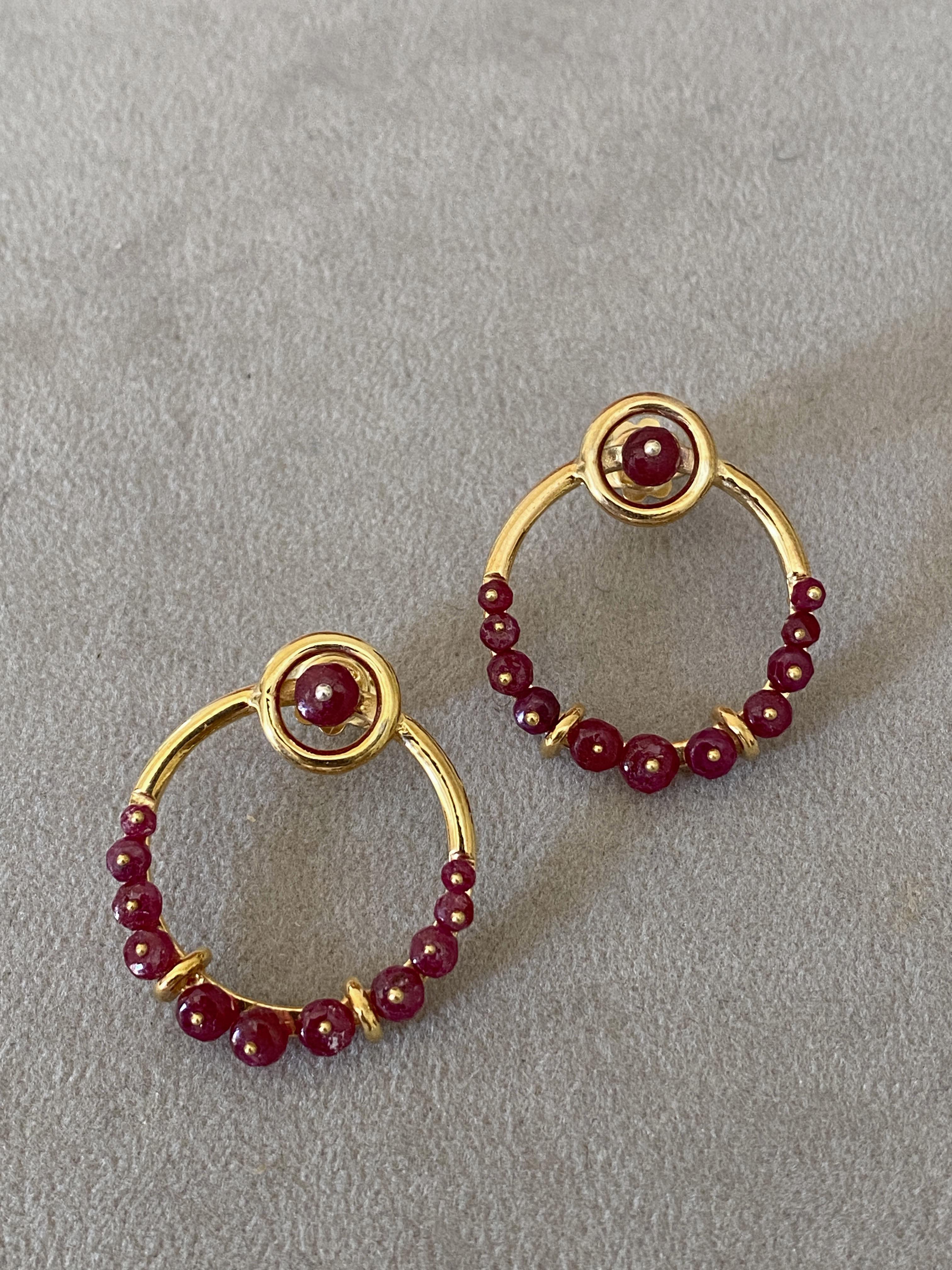 Rossella Ugolini, clous d'oreilles cercles en or jaune 18 carats, grenats et diamants en vente 8