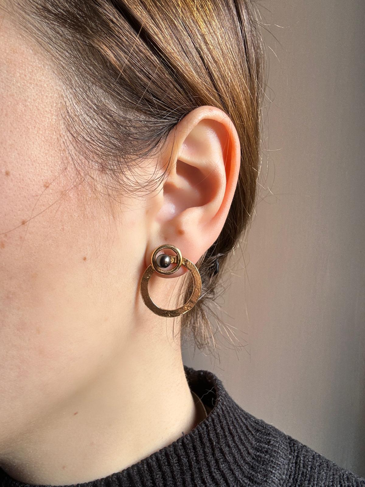 Rossella Ugolini Boucles d'oreilles cercle en or jaune 18k martelé Neuf - En vente à Rome, IT