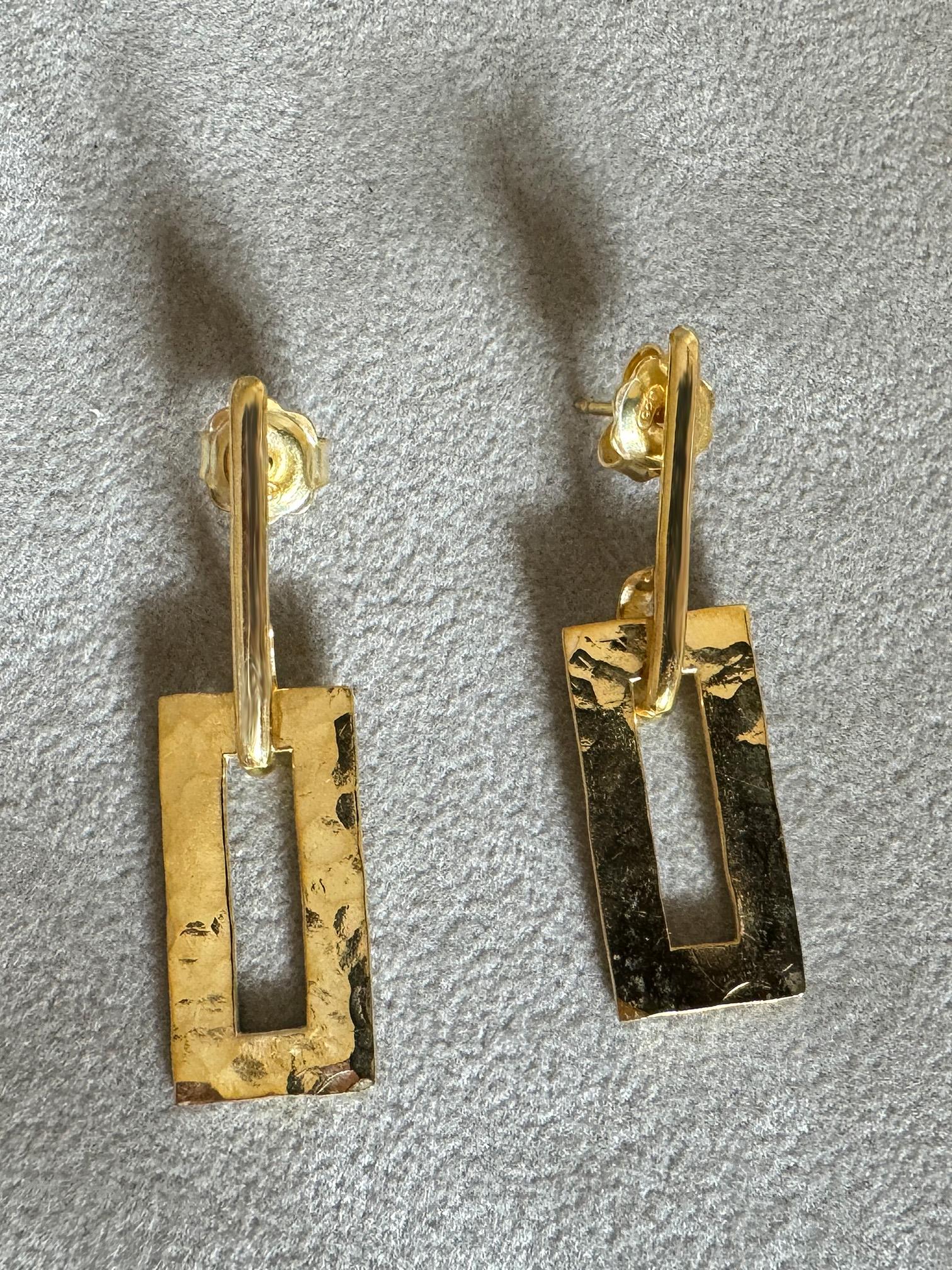 Rossella Ugolini Pendants d'oreilles martelés en or jaune 18 carats Pour femmes en vente