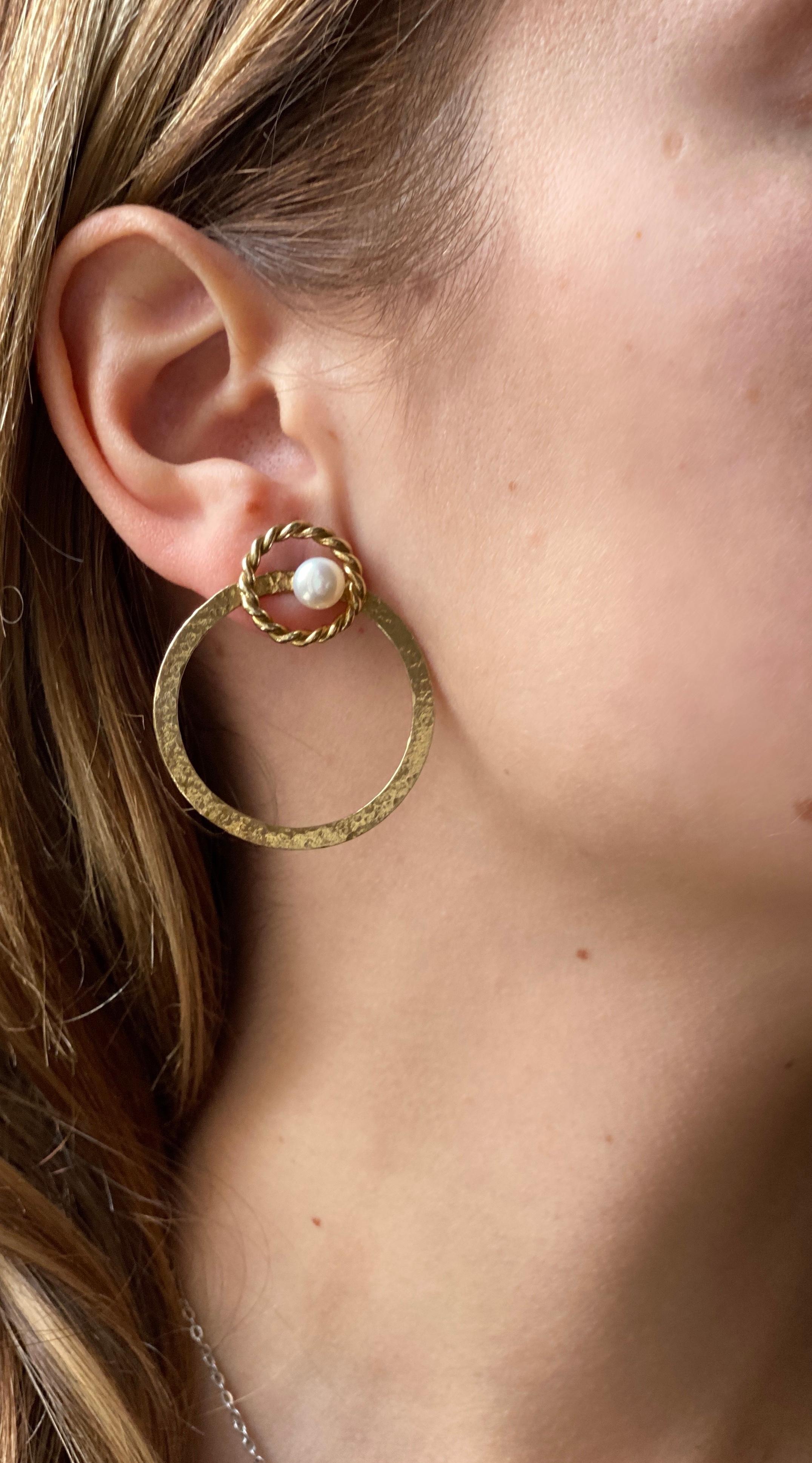 Rossella Ugolini 18K Yellow Gold Hammered Handcrafted Circle Large Hoop Earrings In New Condition For Sale In Rome, IT