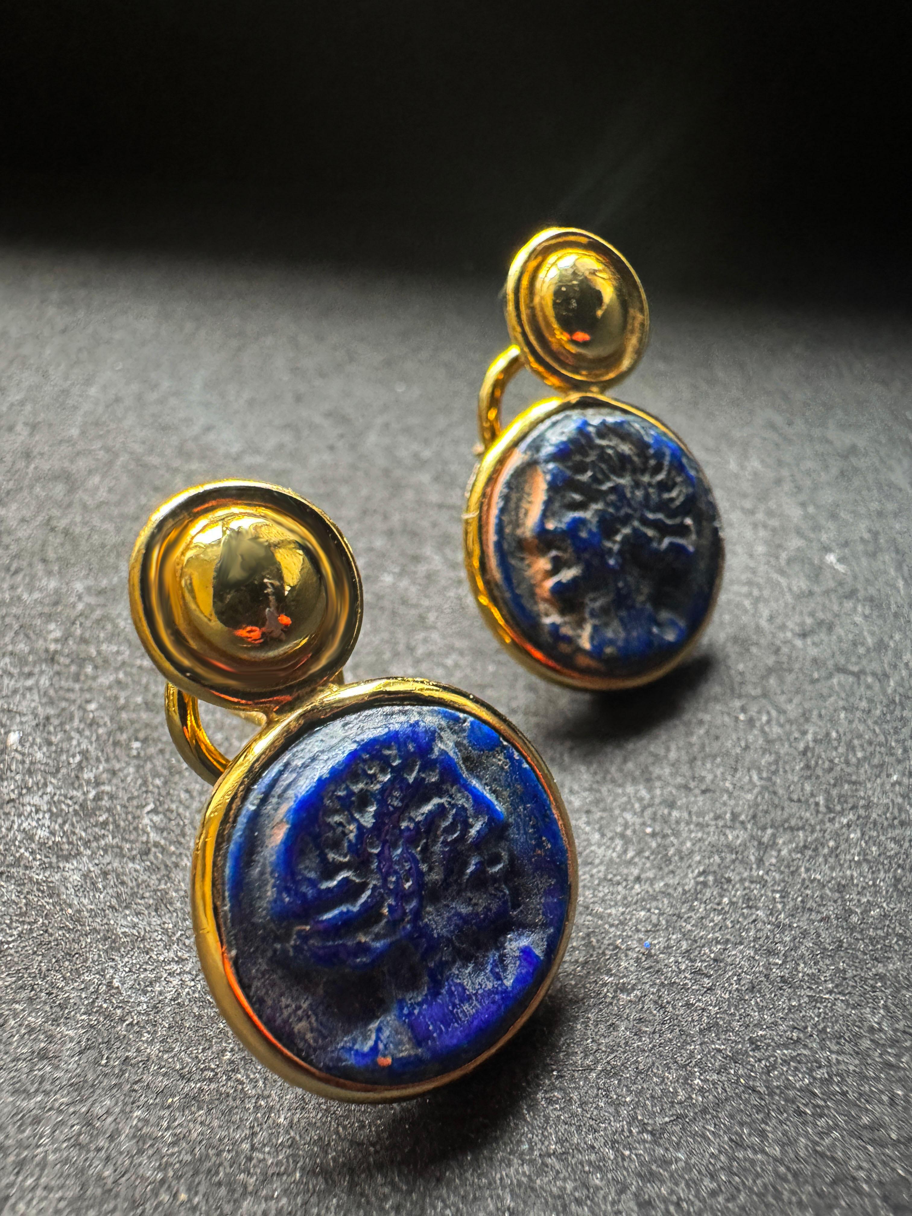 Rossella Ugolini 18k Yellow Gold Lapis Lazuli Carved Coin Cameo Clip-on Earrings For Sale 5